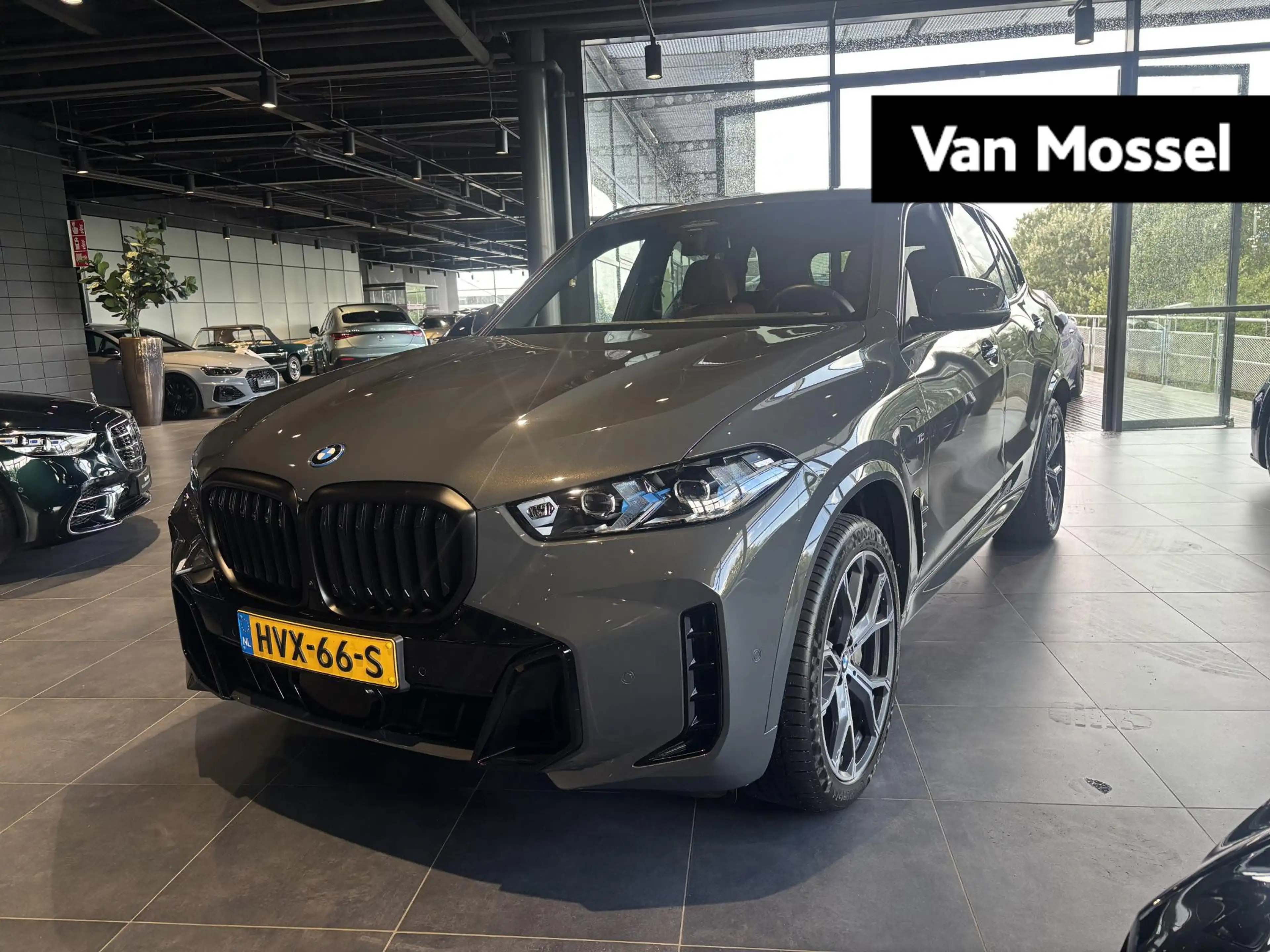 BMW X5 xDrive50e | DRAVITGRAU | ACHTERAS BESTURING | PANO