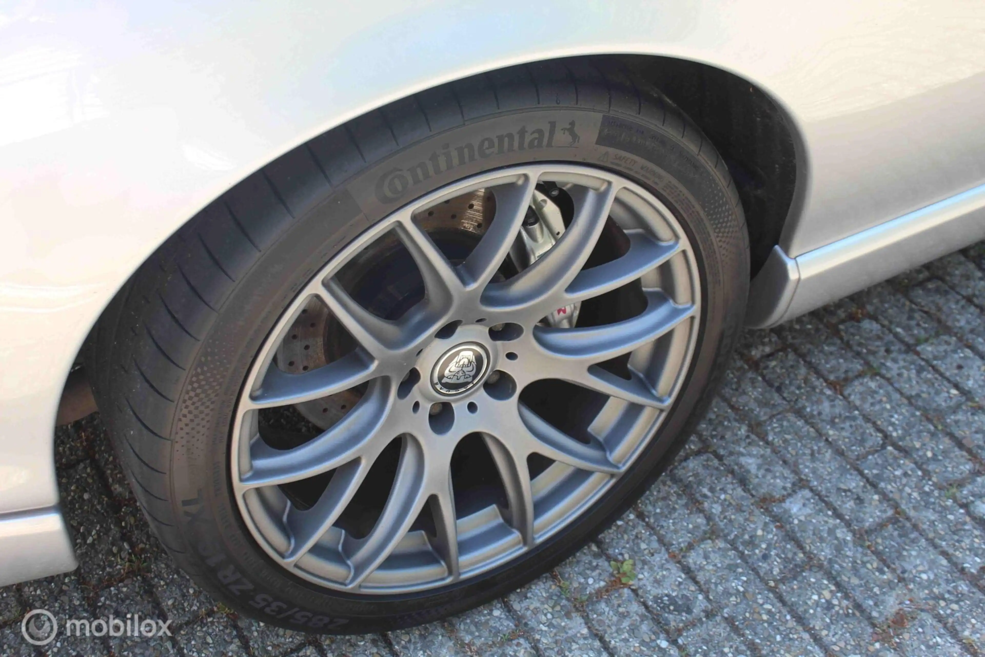 Jaguar XKR 4.2 V8 Convertible — photo 39