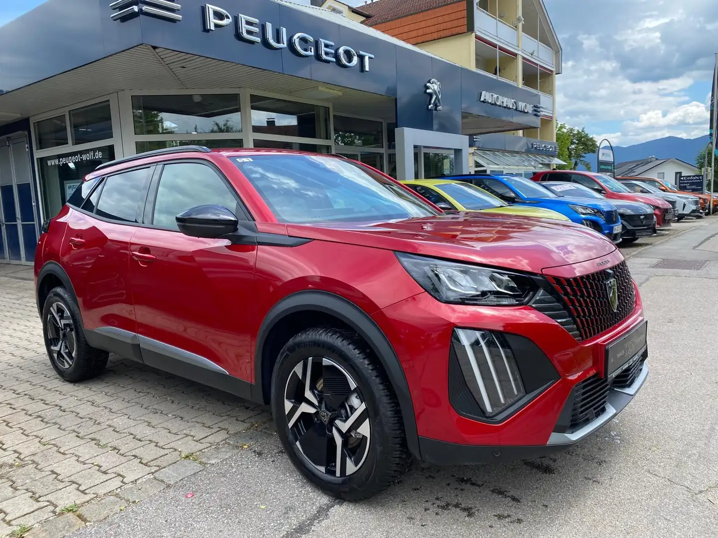 Peugeot 2008 Allure Hybrid 145 e-DSC6 Rouge - 1