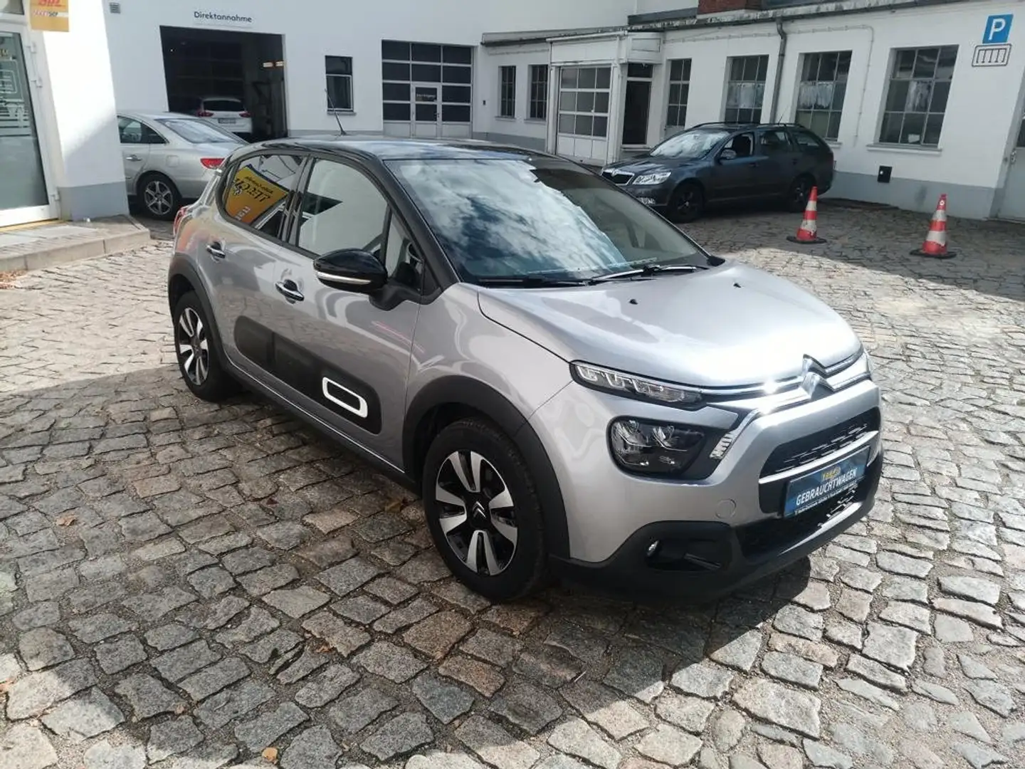 Citroen C3 C3 Pure Tech 110 MAX Grau - 2