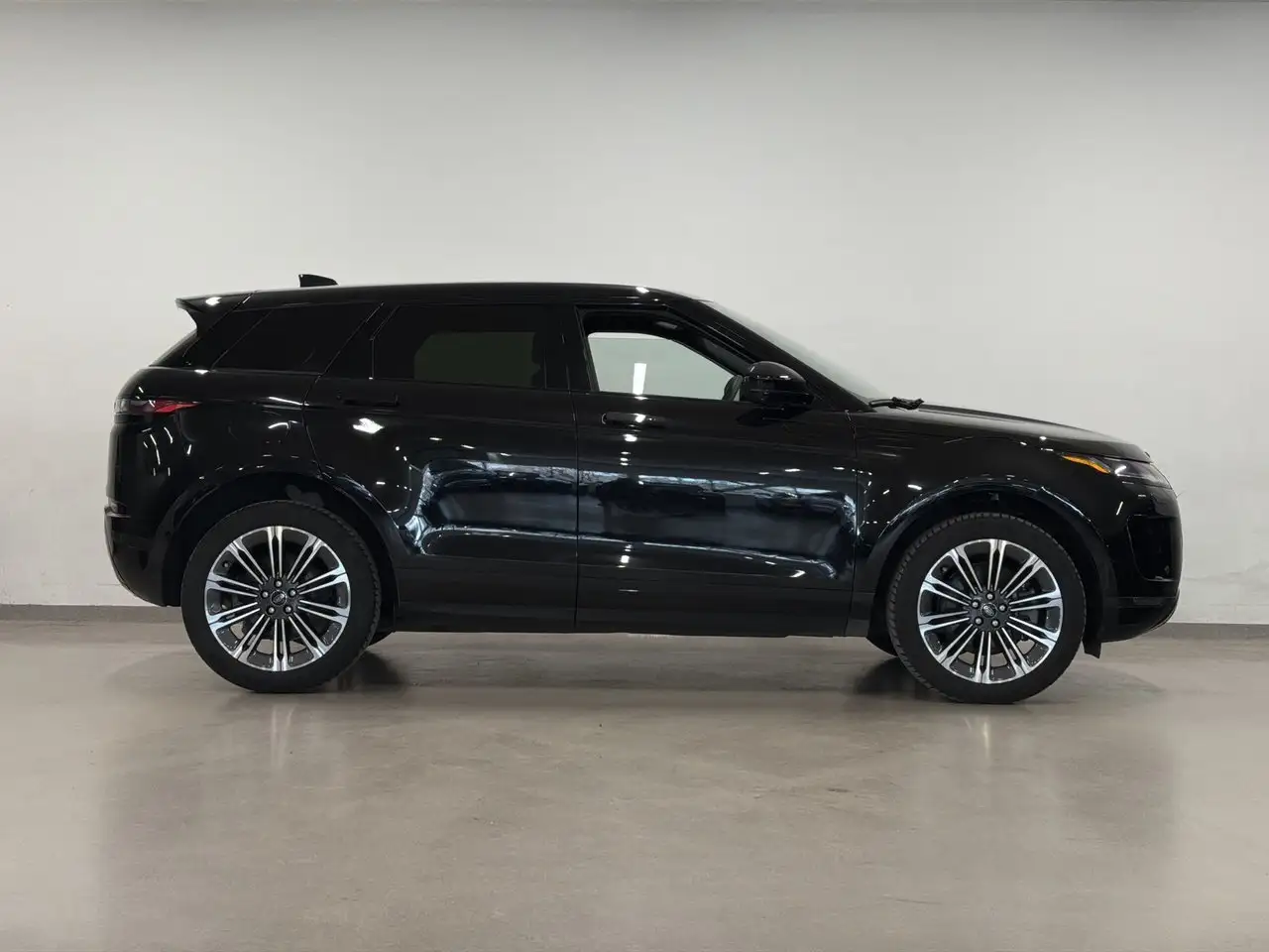 Land Rover Range Rover Evoque photo Land Rover Range Rover Evoque