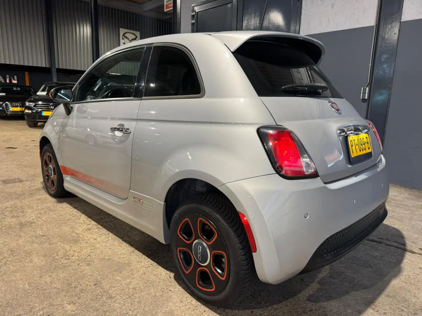 Fiat 500e 24kwh Panoramadak Stoelverwarming Grijs - 2
