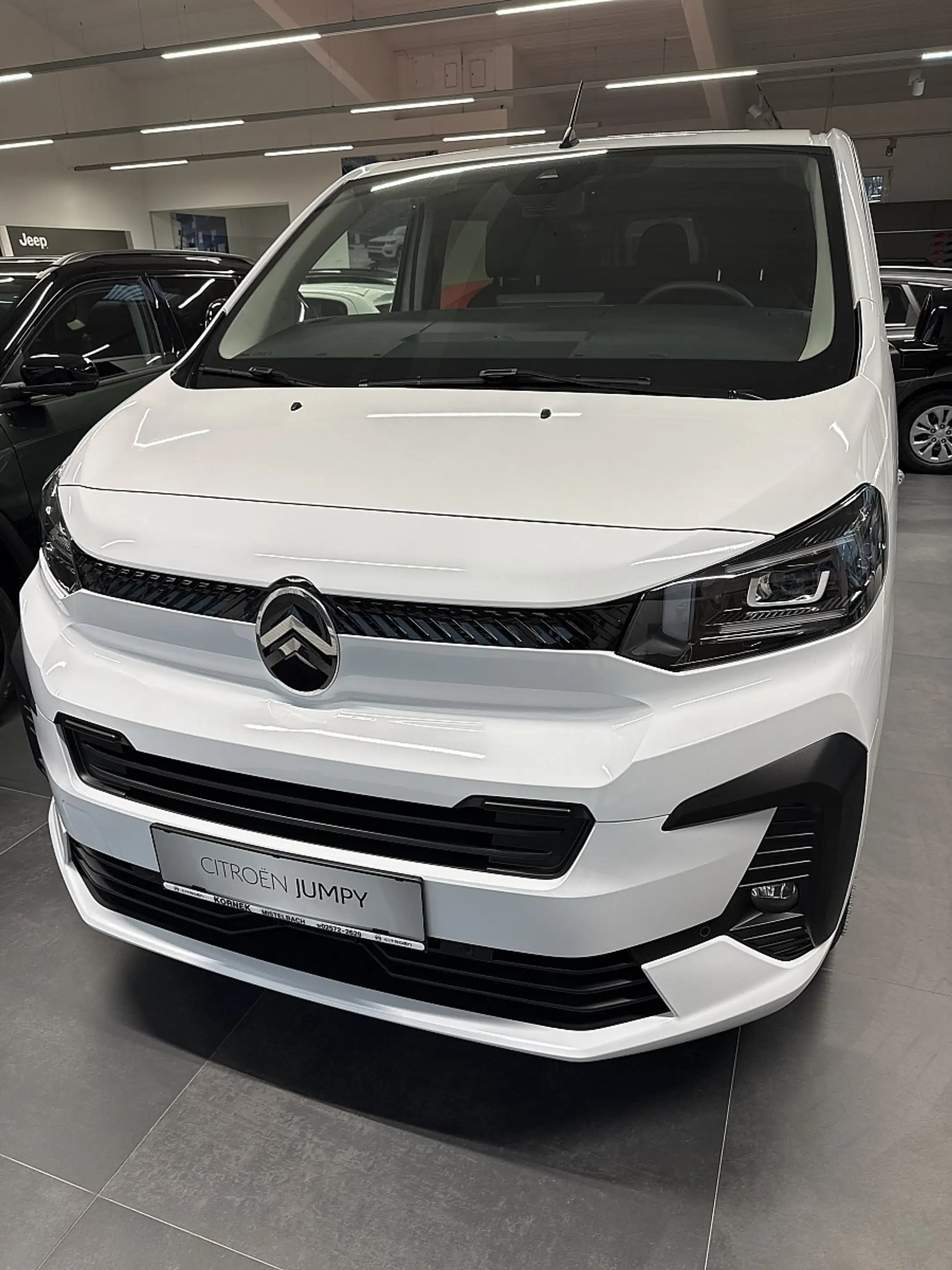 Citroen Jumpy DoKa BlueHDi 180 S&S EAT8 XL Feste Trennwand Lu...