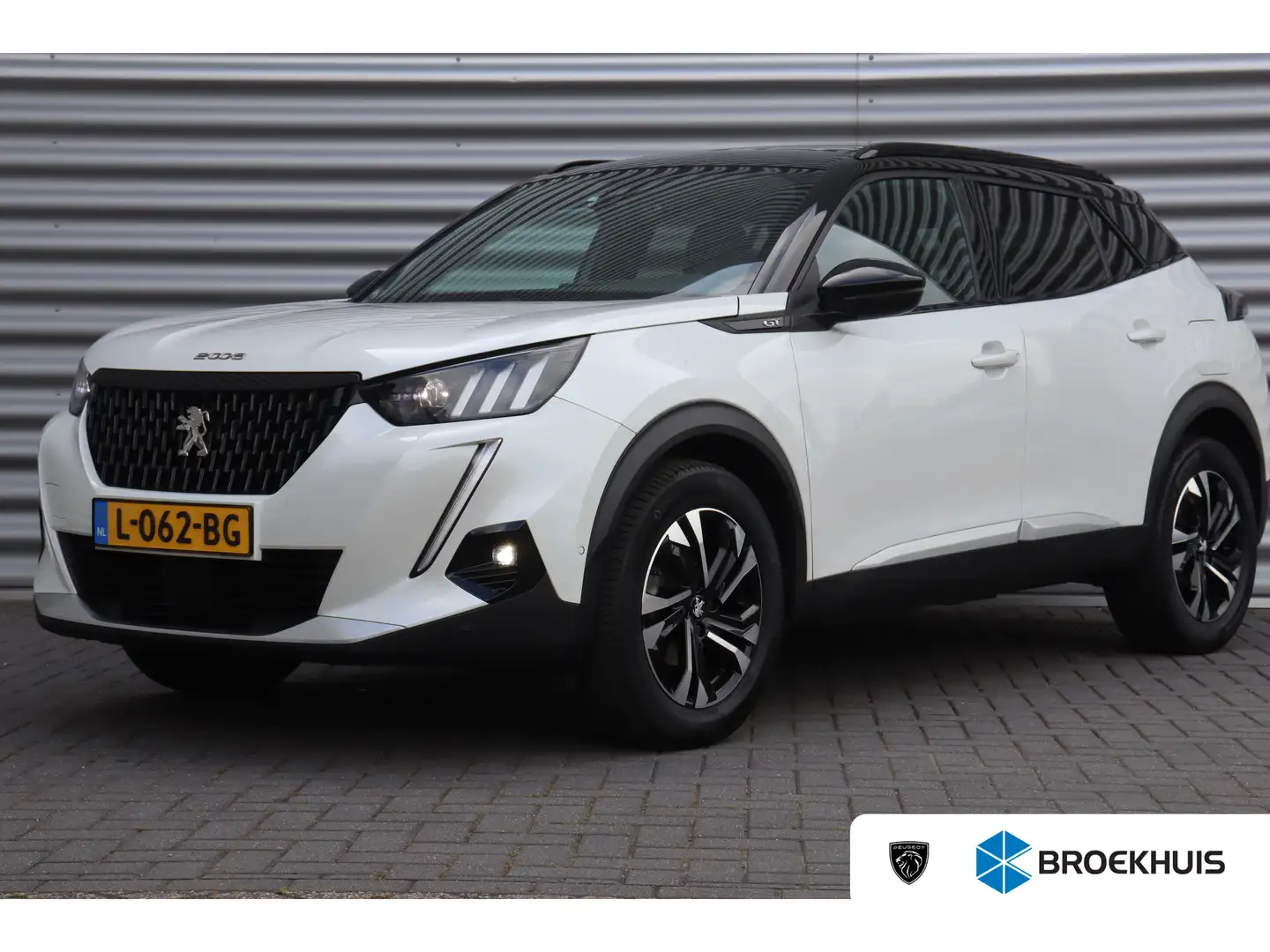 Peugeot 2008 1.2 PURETECH 130PK GT PACK / NAVI / LEDER / CLIMA Wit - 1