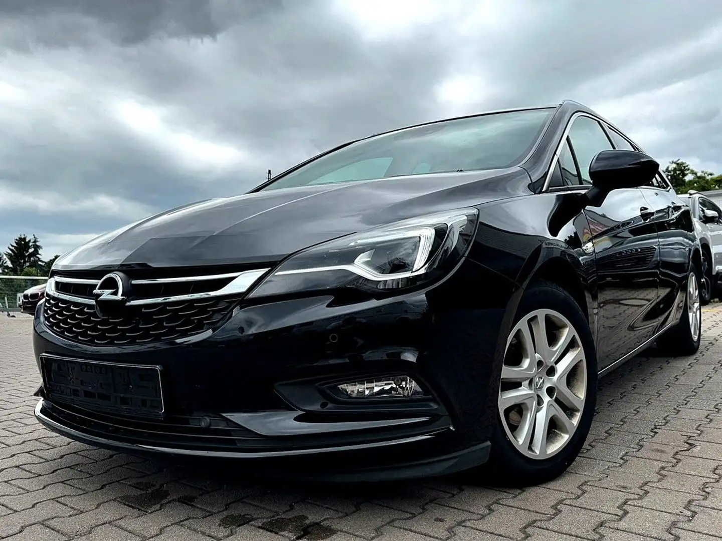 Opel Astra ST 1.4 Turbo Innovation/VOLL SHEFT/ACC/SHZ Schwarz - 1