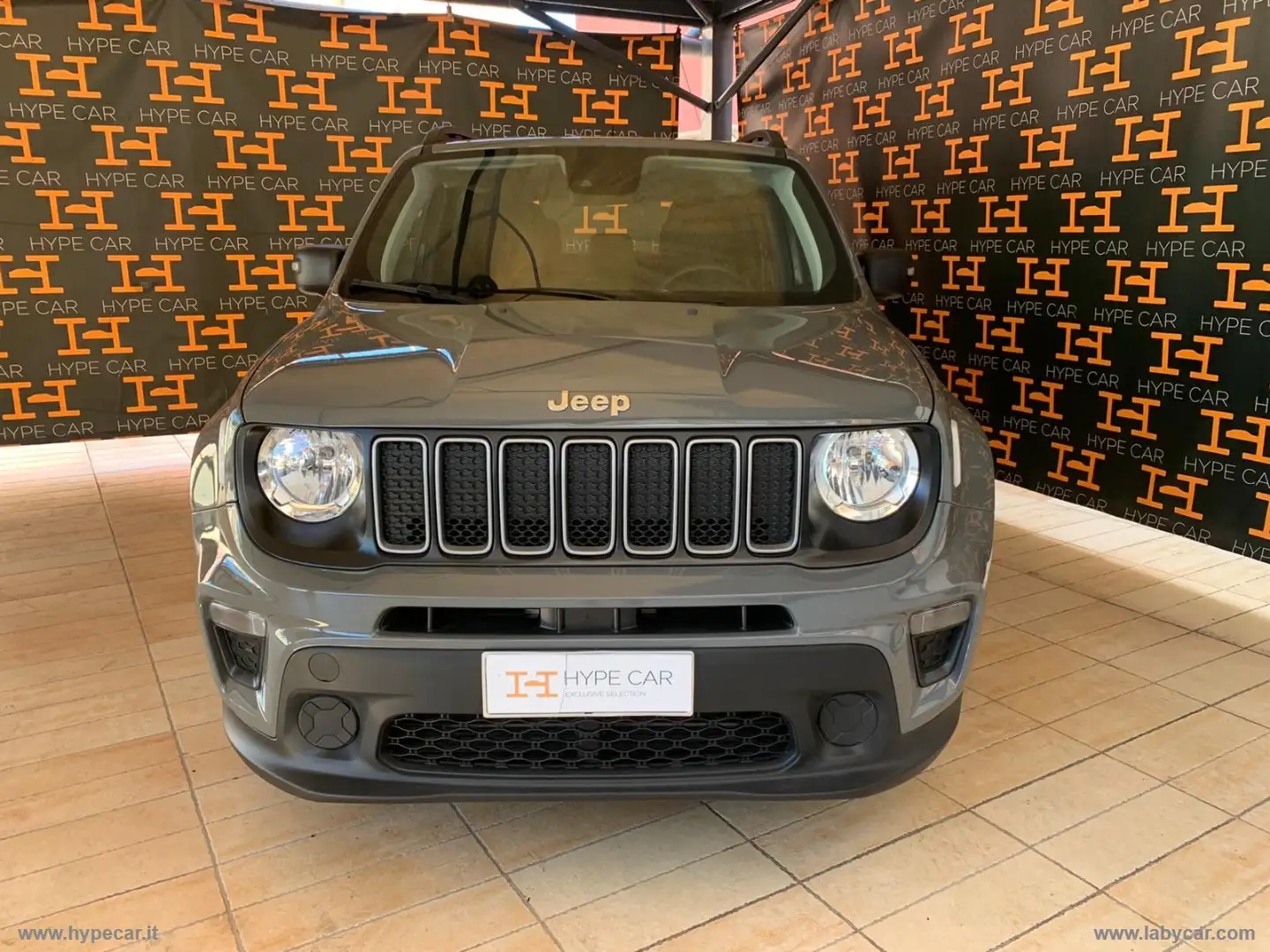 Jeep Renegade 1.6 Mjt 130CV Longitude Grijs - 2