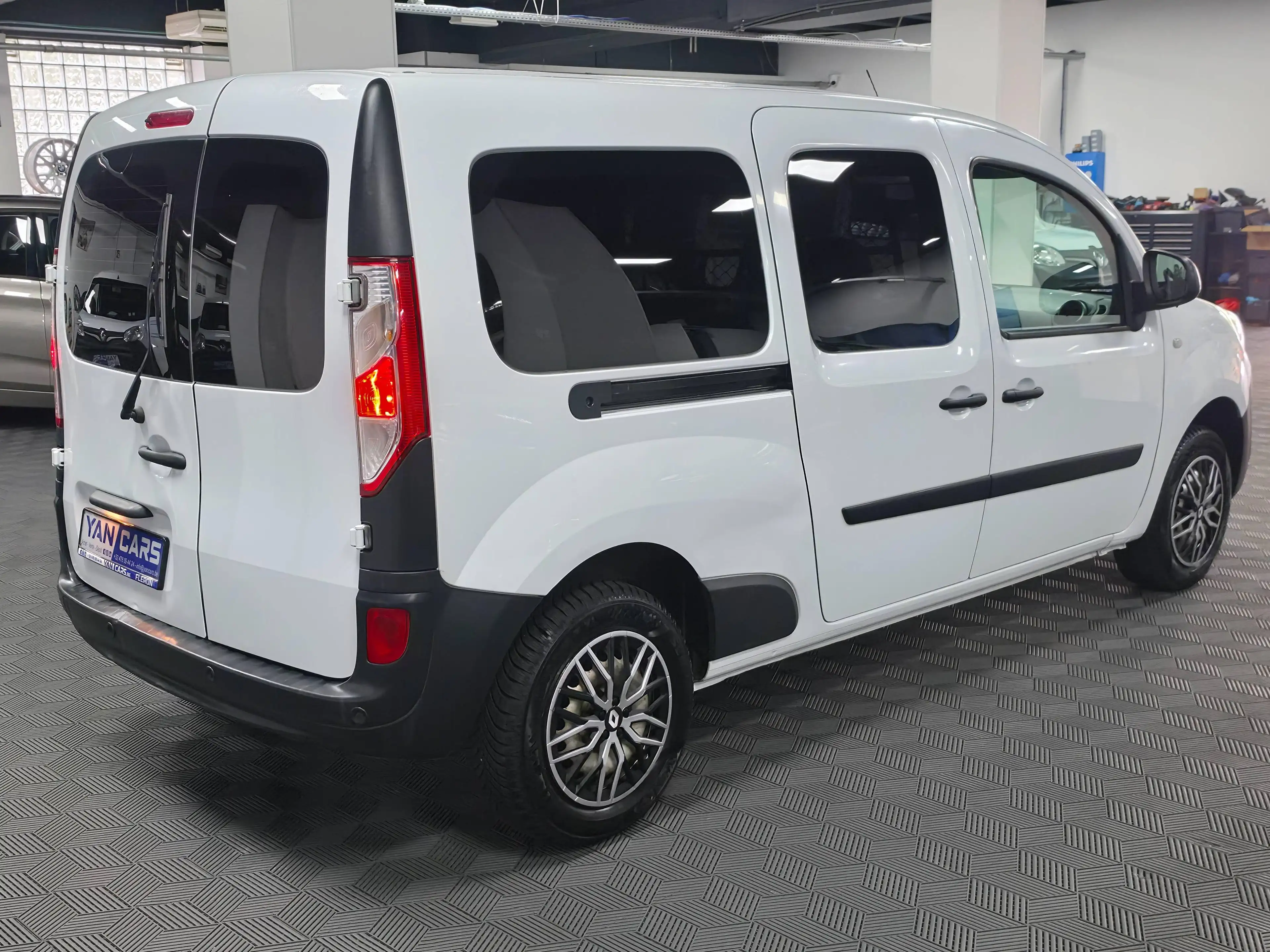 Renault Kangoo 1.5 DCI  | 2021 | NEW DISTRI + AMORTISSEURS + ENTRETIEN — photo 9