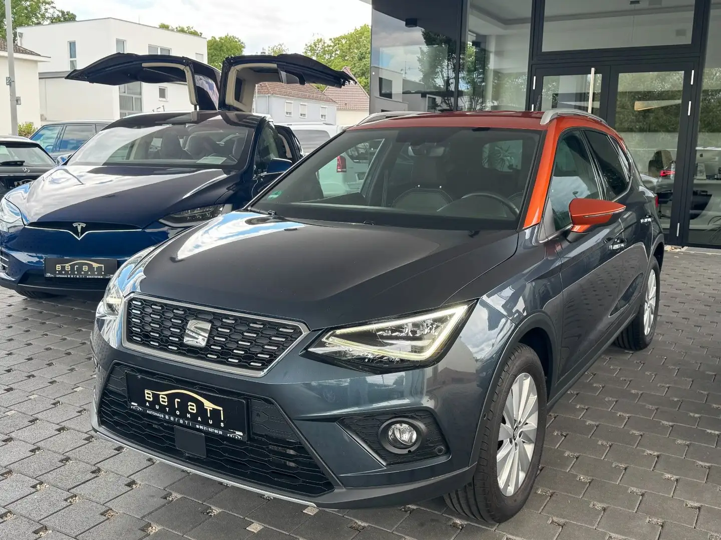 SEAT Arona 1.6 TDI XCELLENCE|SHZ|LED|ParkPilot|AppleC Gris - 1