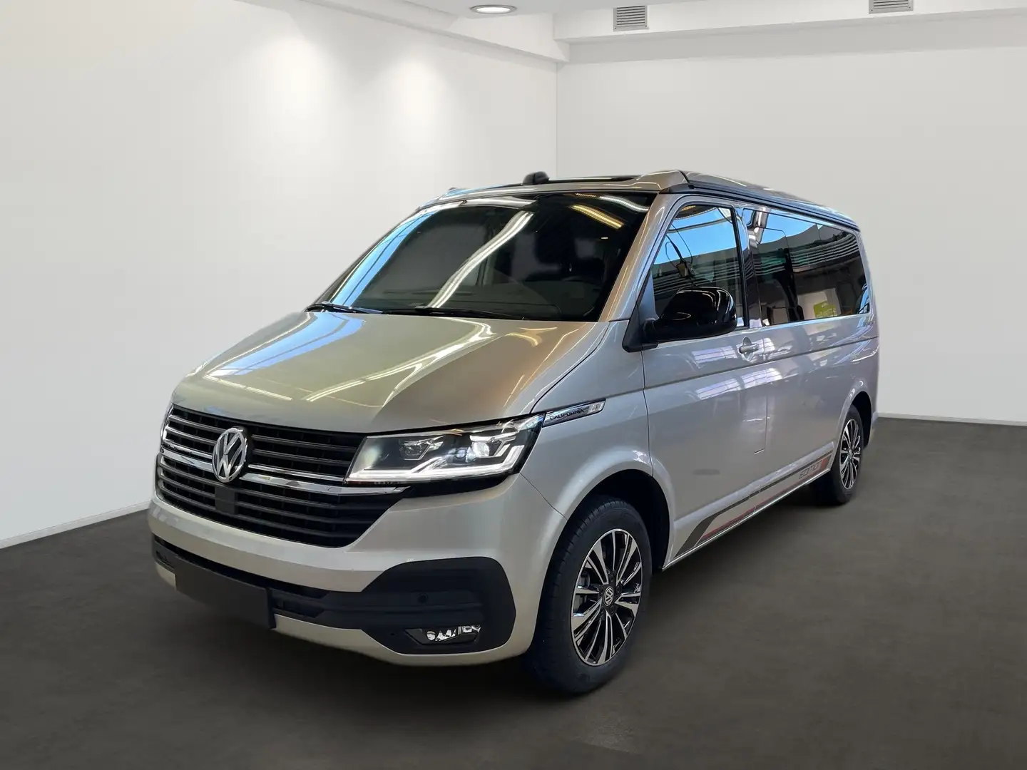 Volkswagen T6.1 California 2.0 TDI KR Beach Tour Edition *NAVI*KAMERA*STANDH* Серебристый - 2