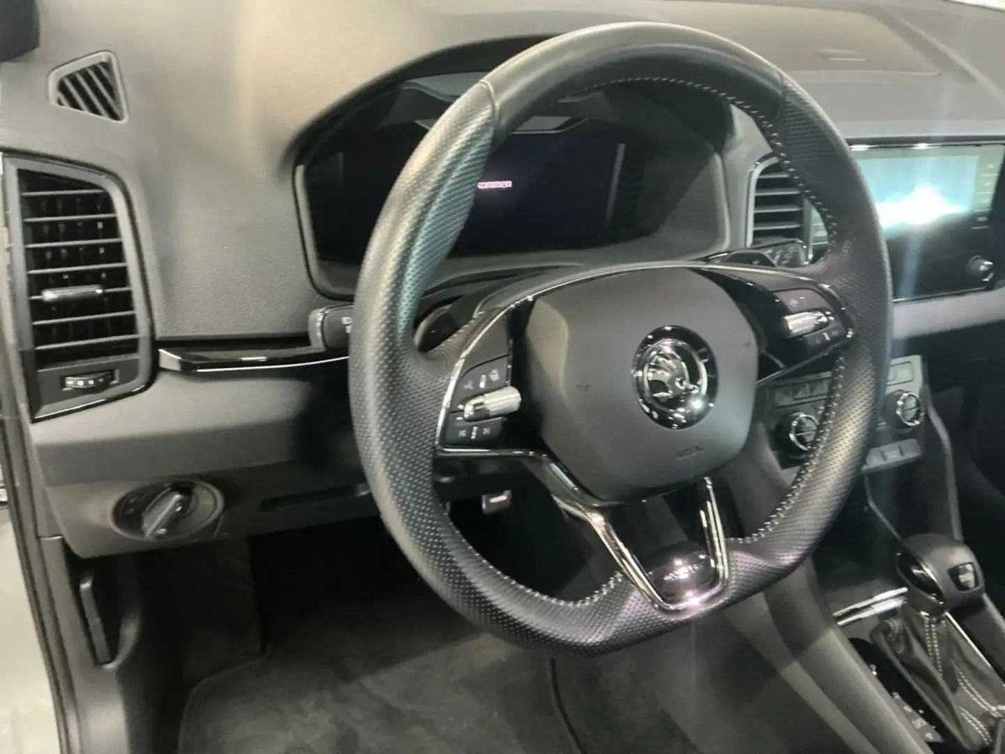 Skoda Karoq Karoq+1.5+TSI+DSG+Sportline Grau - 1