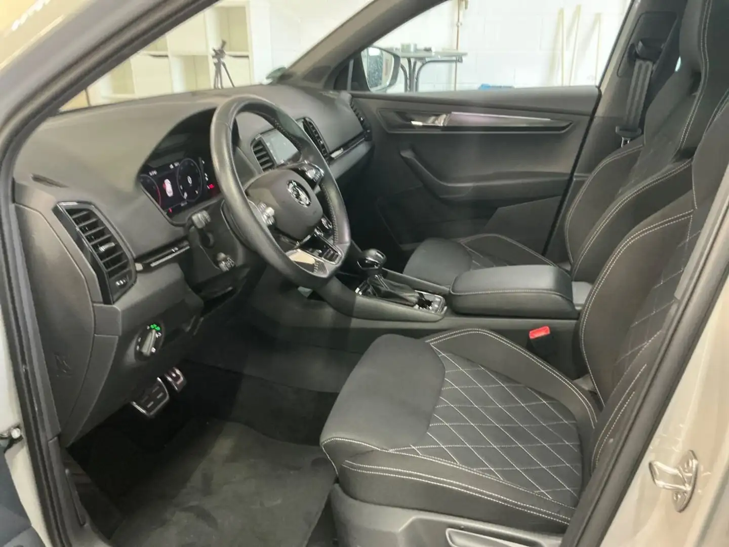Skoda Karoq Karoq+1.5+TSI+DSG+Sportline Grau - 2