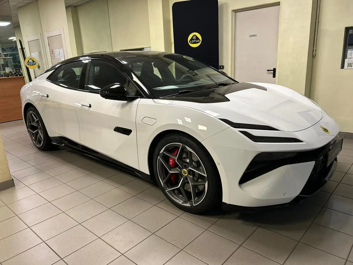 Lotus Emeya Alb - 1