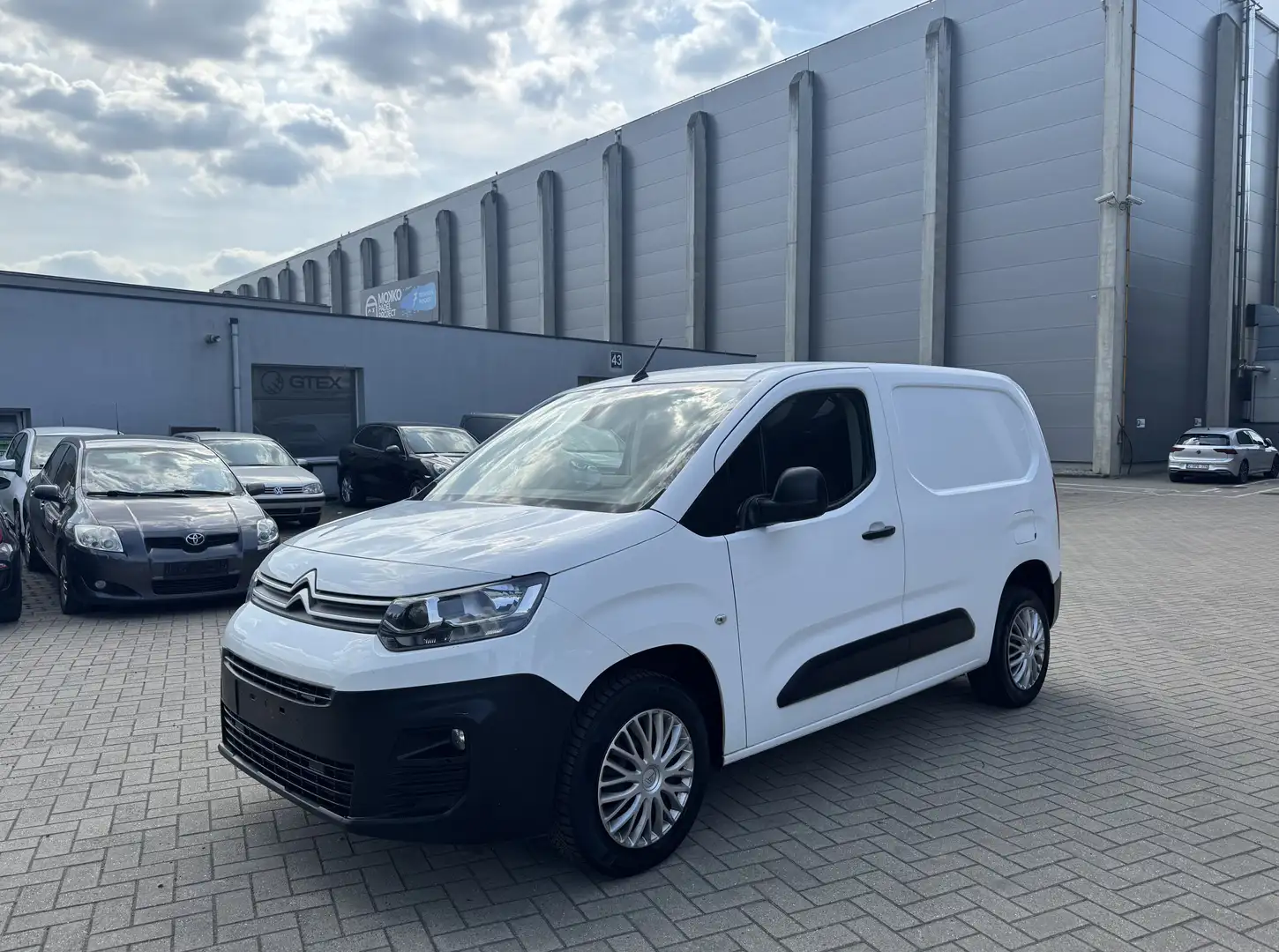 Citroen Berlingo 1.5 BlueHDi GARANTIE 12MOIS CARPASS C.T. CLIM. Wit - 1