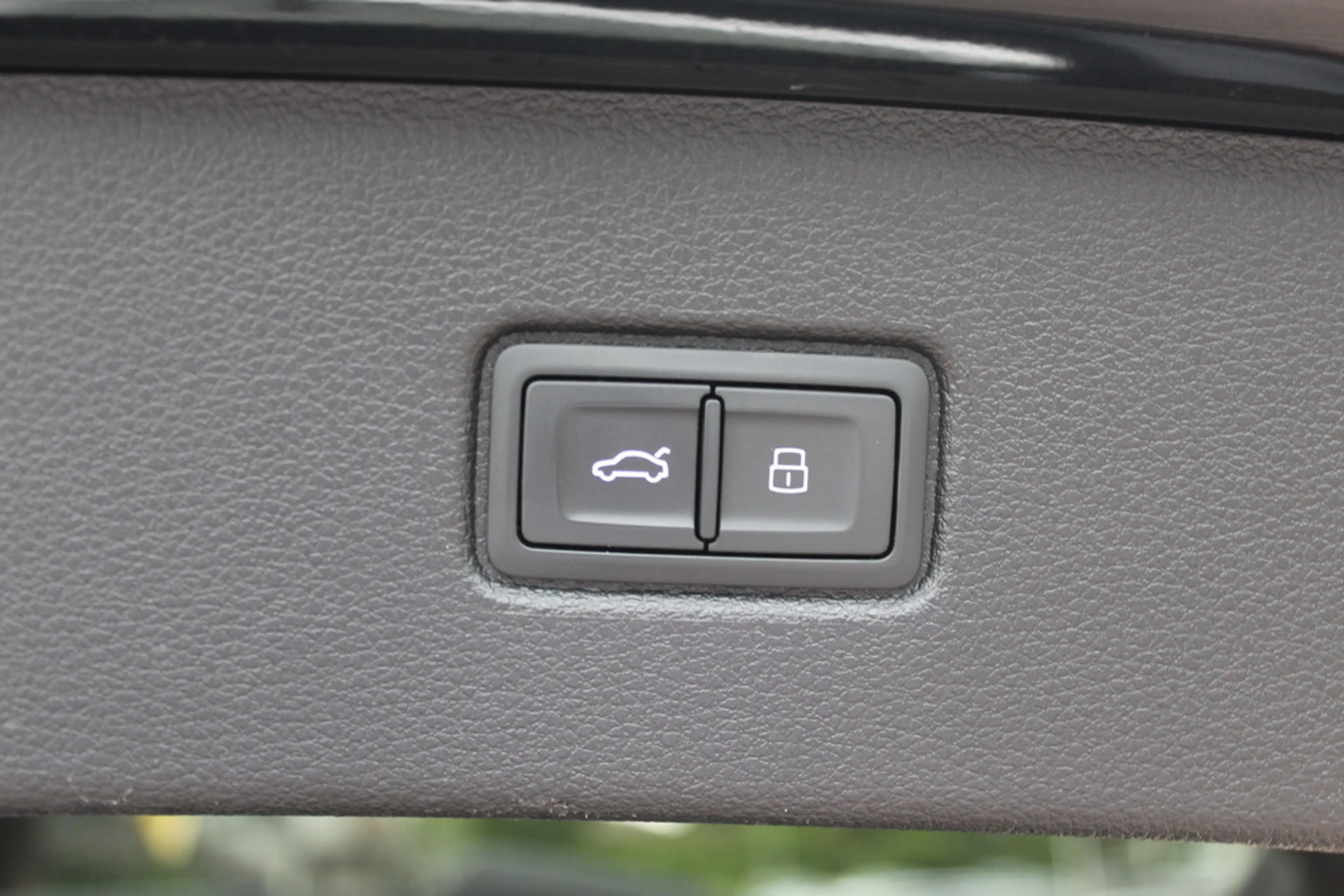Audi Q7 60 TFSI e quattro Competition / SoH 91,5% / Trekha — photo 37