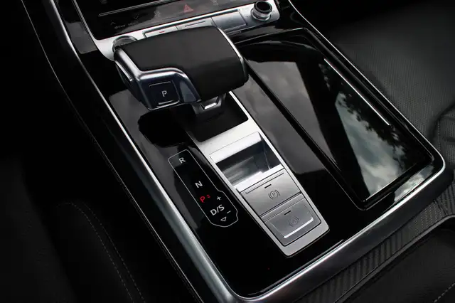 Audi Q7 view 30
