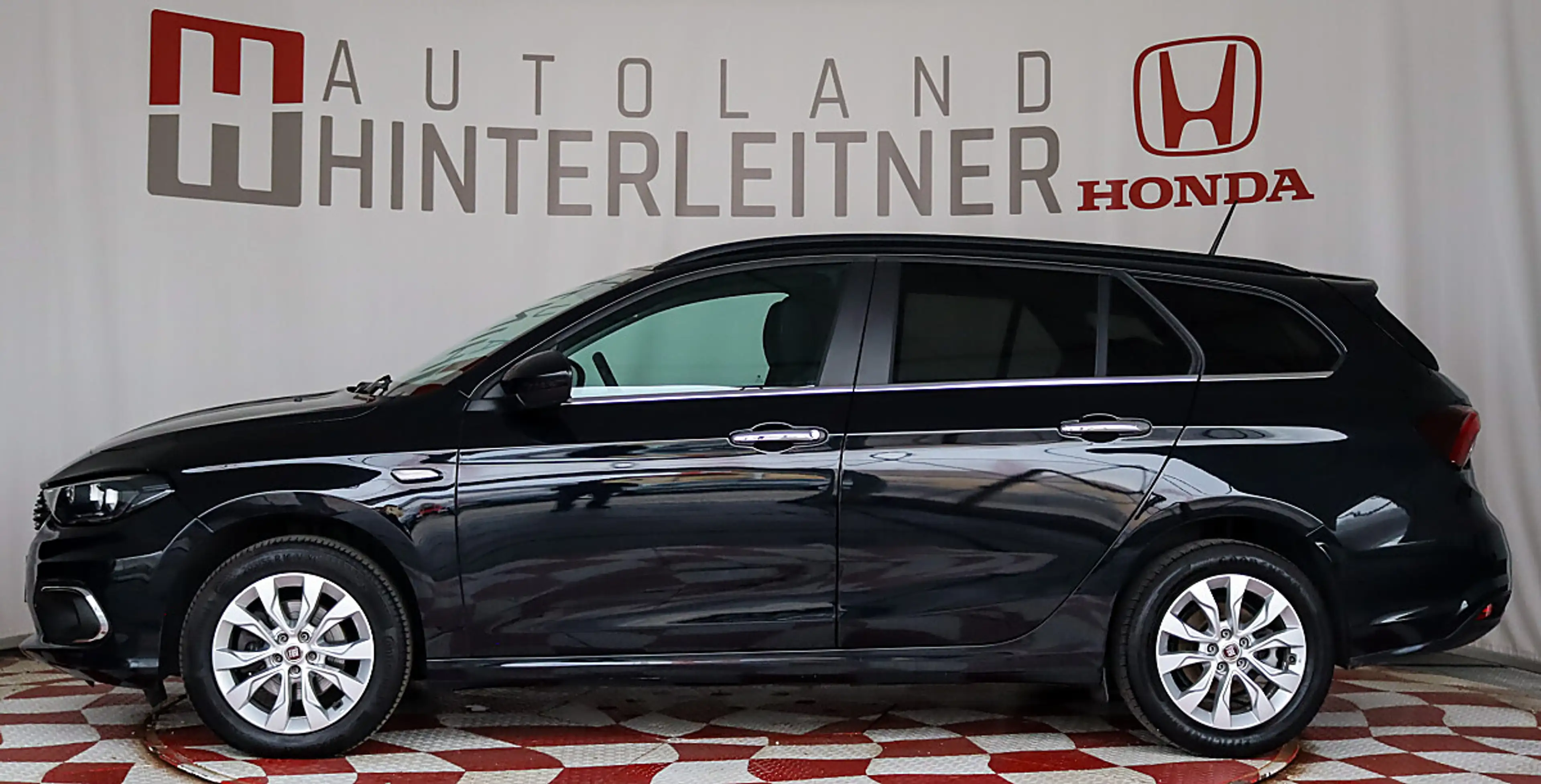 Fiat Tipo Lounge+ LED XENON NAVI KAMERA — photo 9