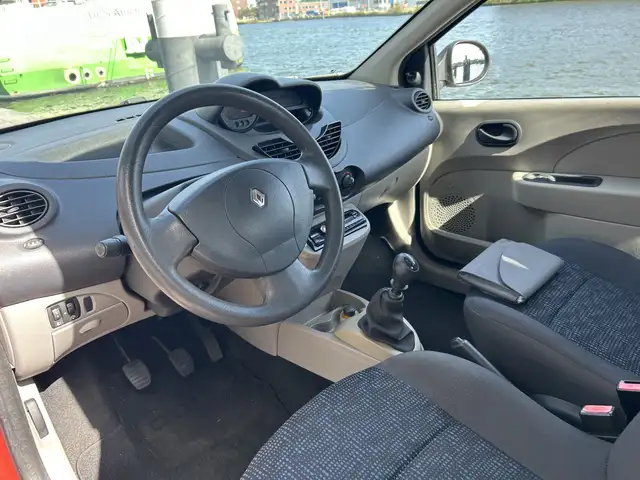 Renault Twingo view 11