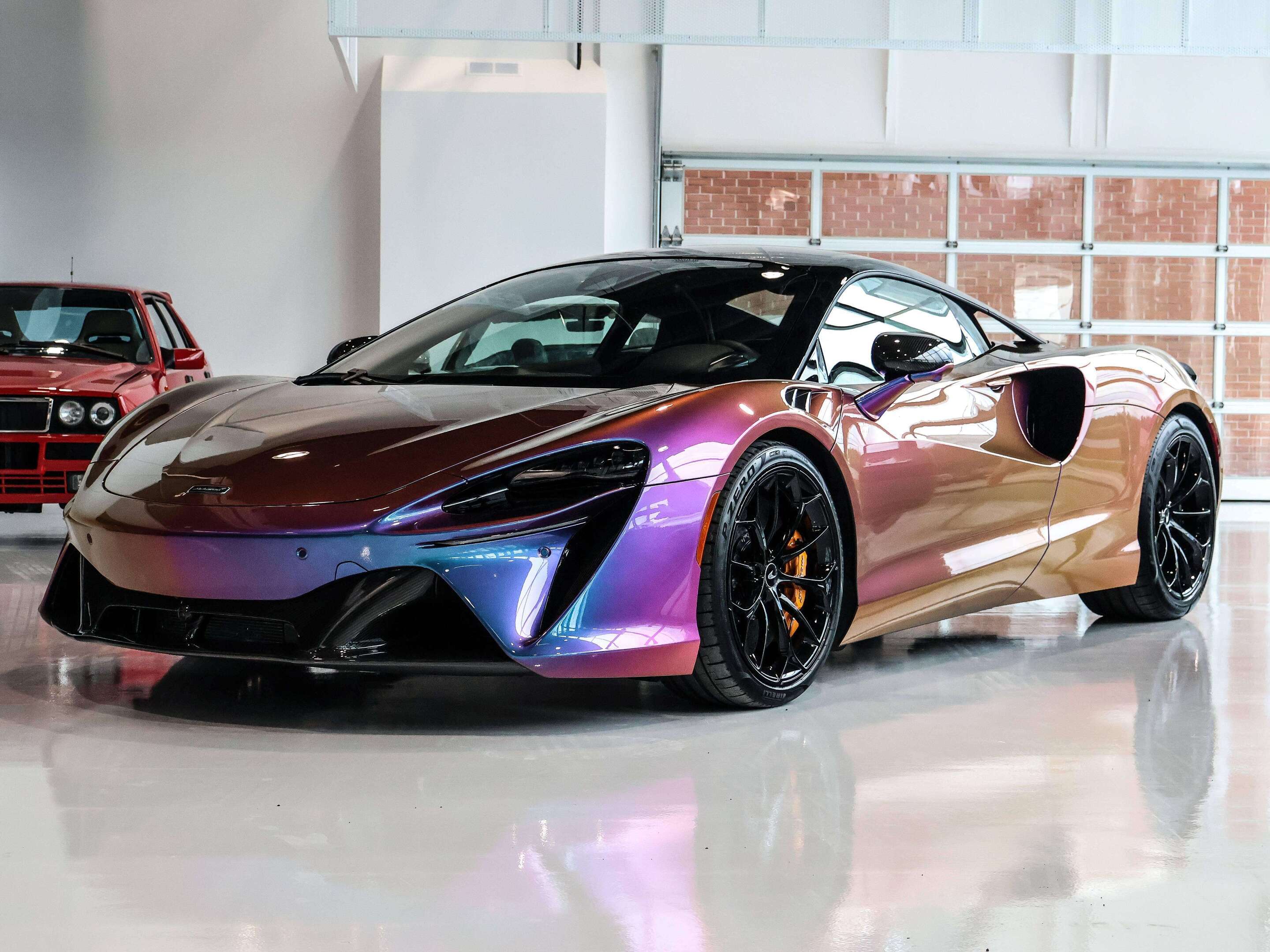 2023 McLaren Artura Performance