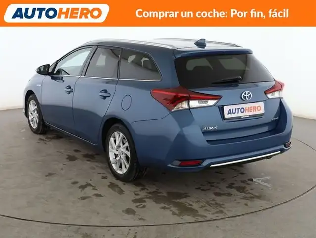 Toyota Auris view 4