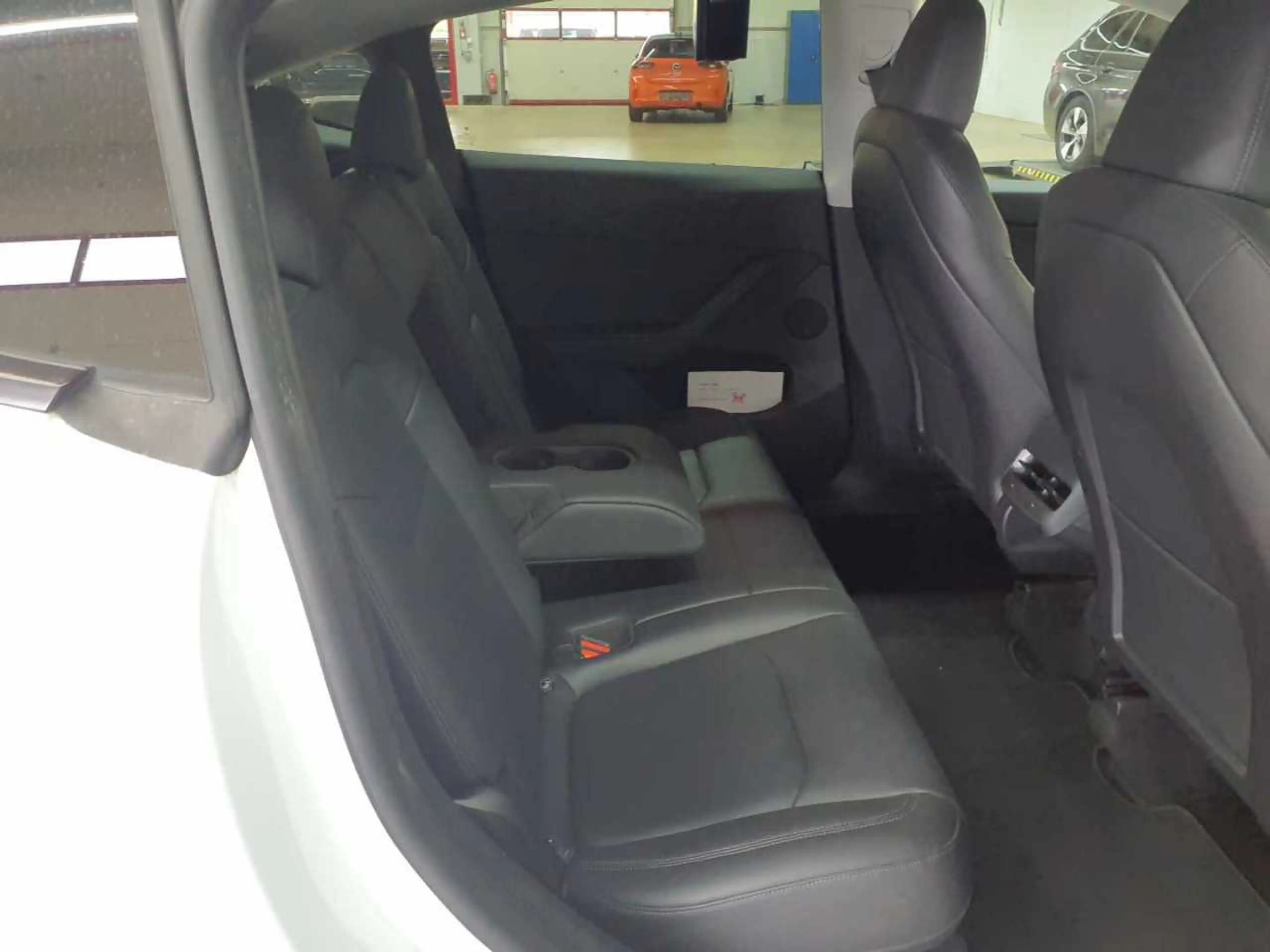 Tesla Model Y Long Range Dual Motor AWD — photo 13