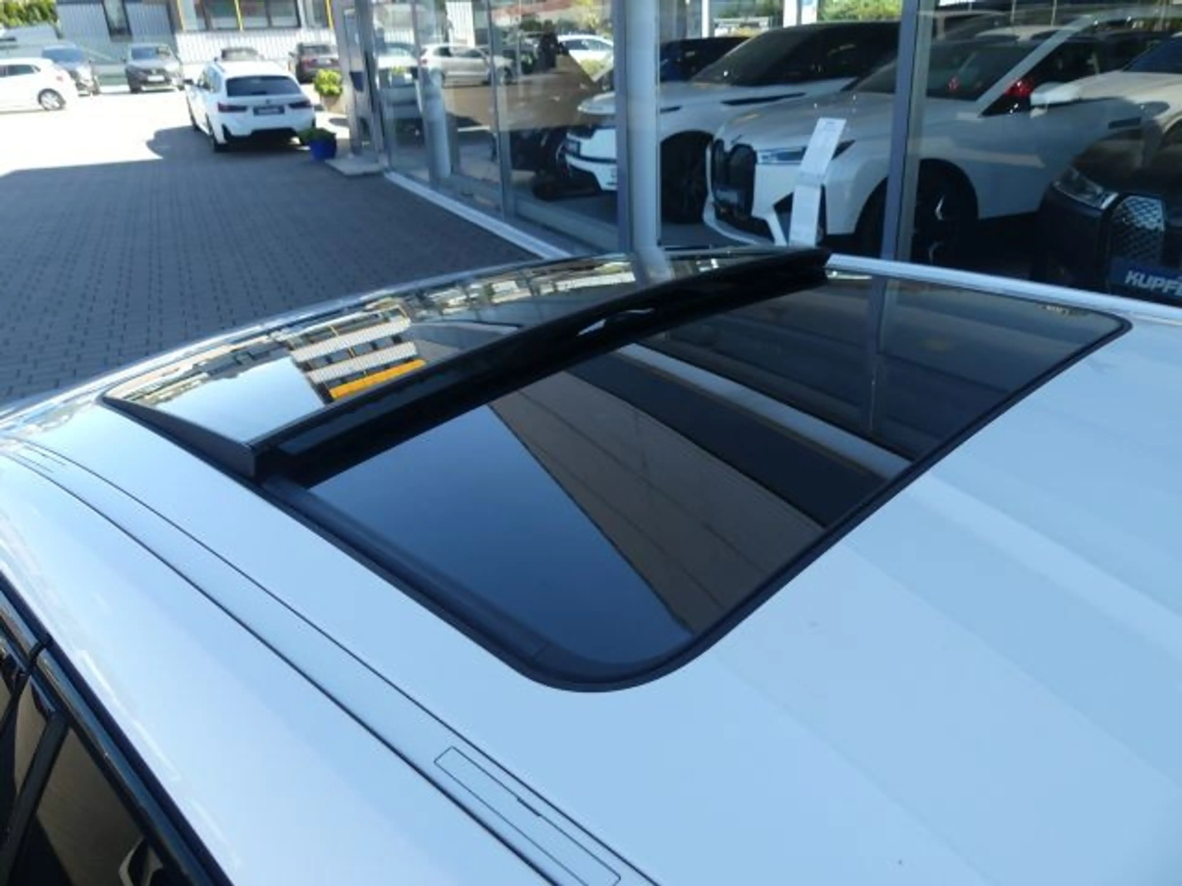 BMW 120 d M Sportp. ACC Pl.*Pano*Headup+HarmKard°AHK — photo 6