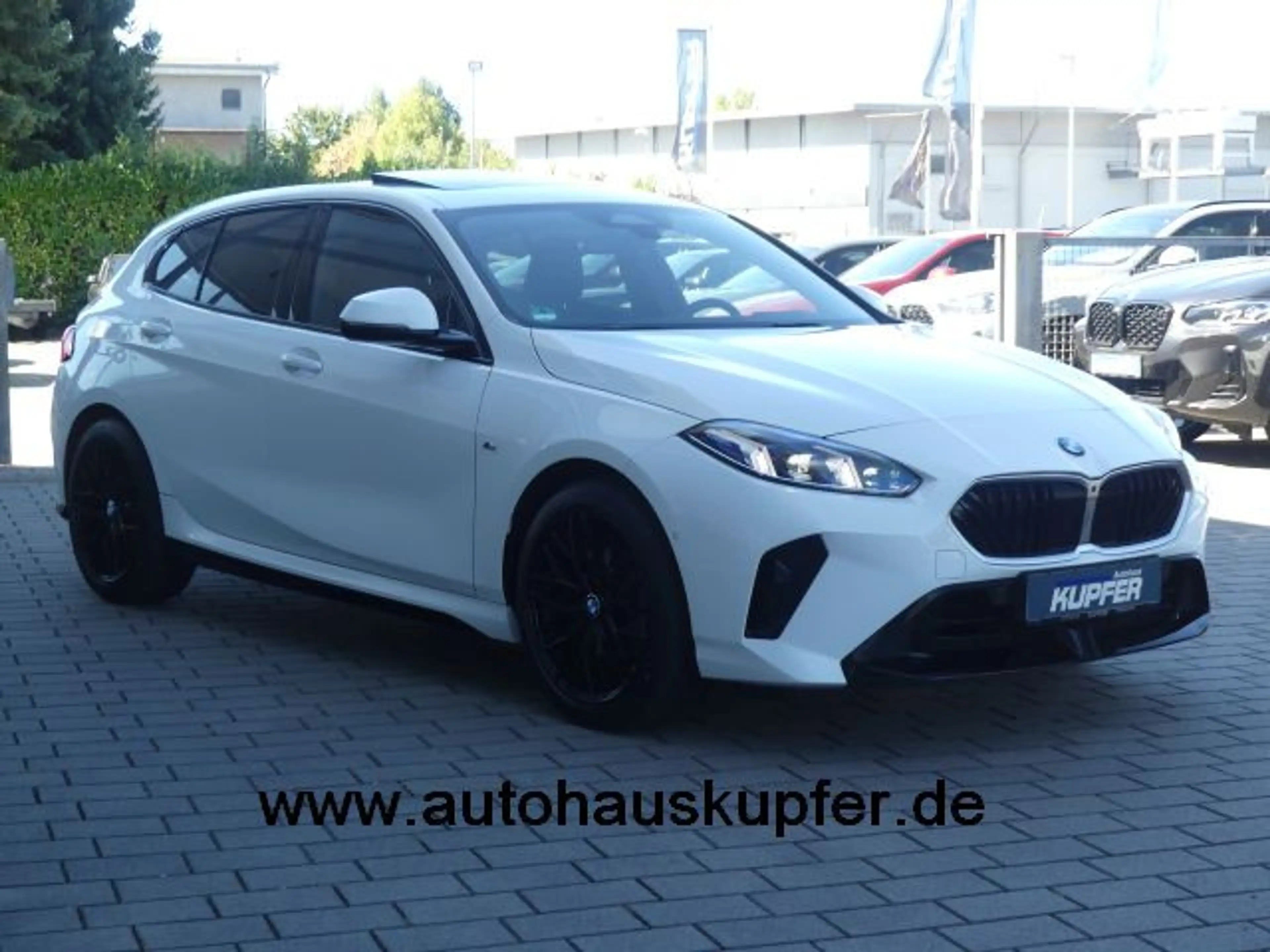 BMW 120 d M Sportp. ACC Pl.*Pano*Headup+HarmKard°AHK — photo 2