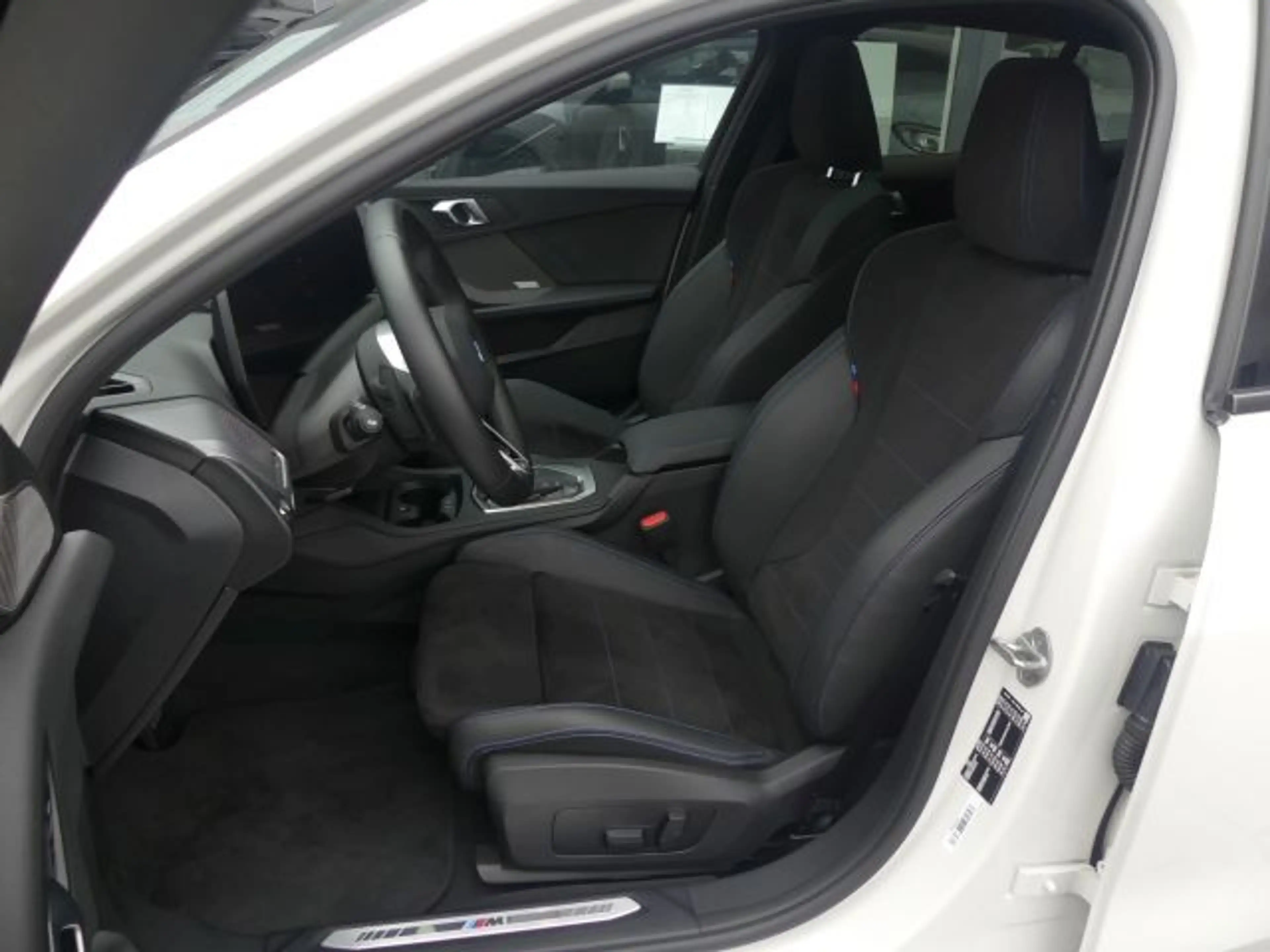 BMW 120 d M Sportp. ACC Pl.*Pano*Headup+HarmKard°AHK — photo 10