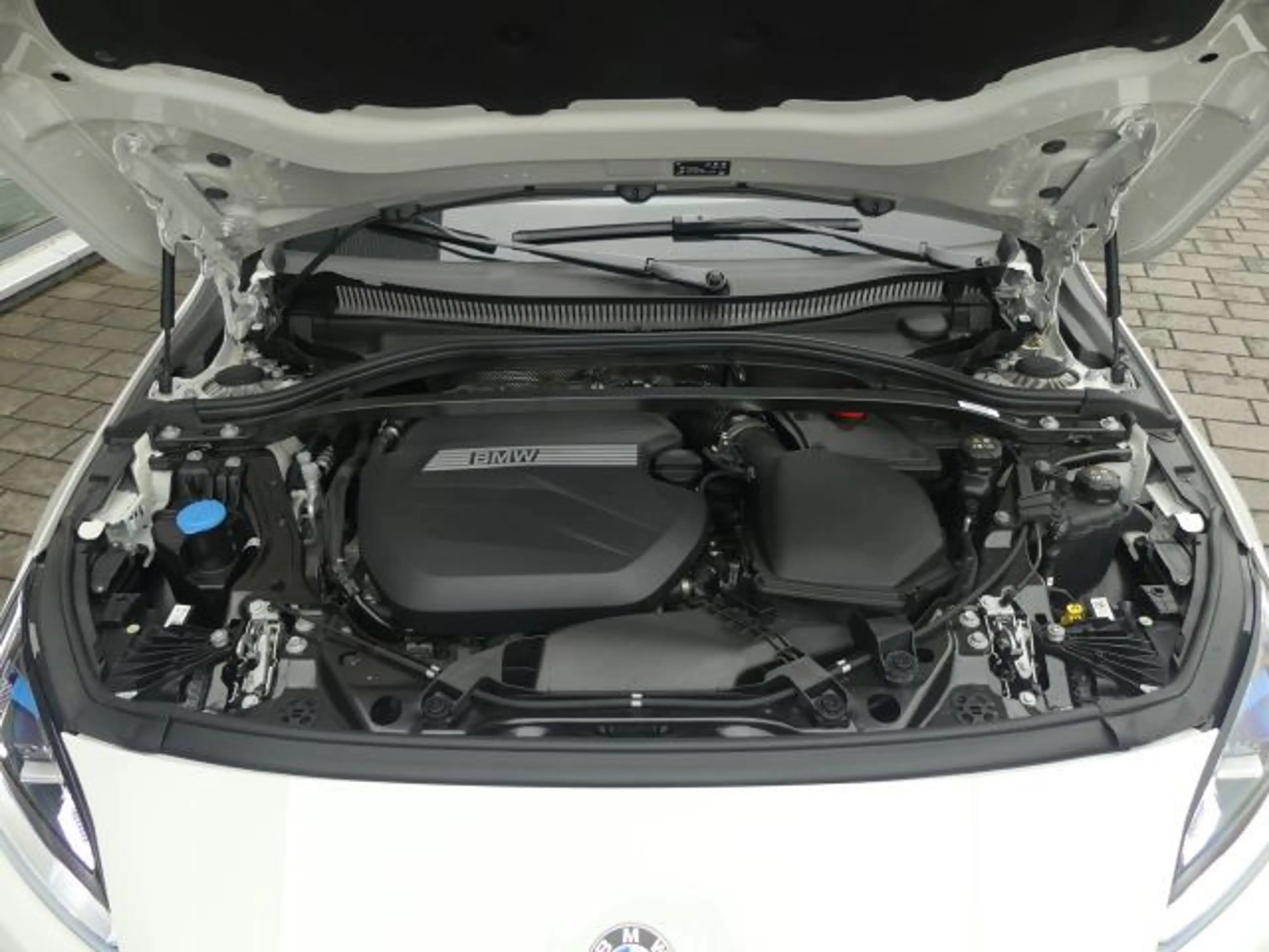 BMW 120 d M Sportp. ACC Pl.*Pano*Headup+HarmKard°AHK — photo 7