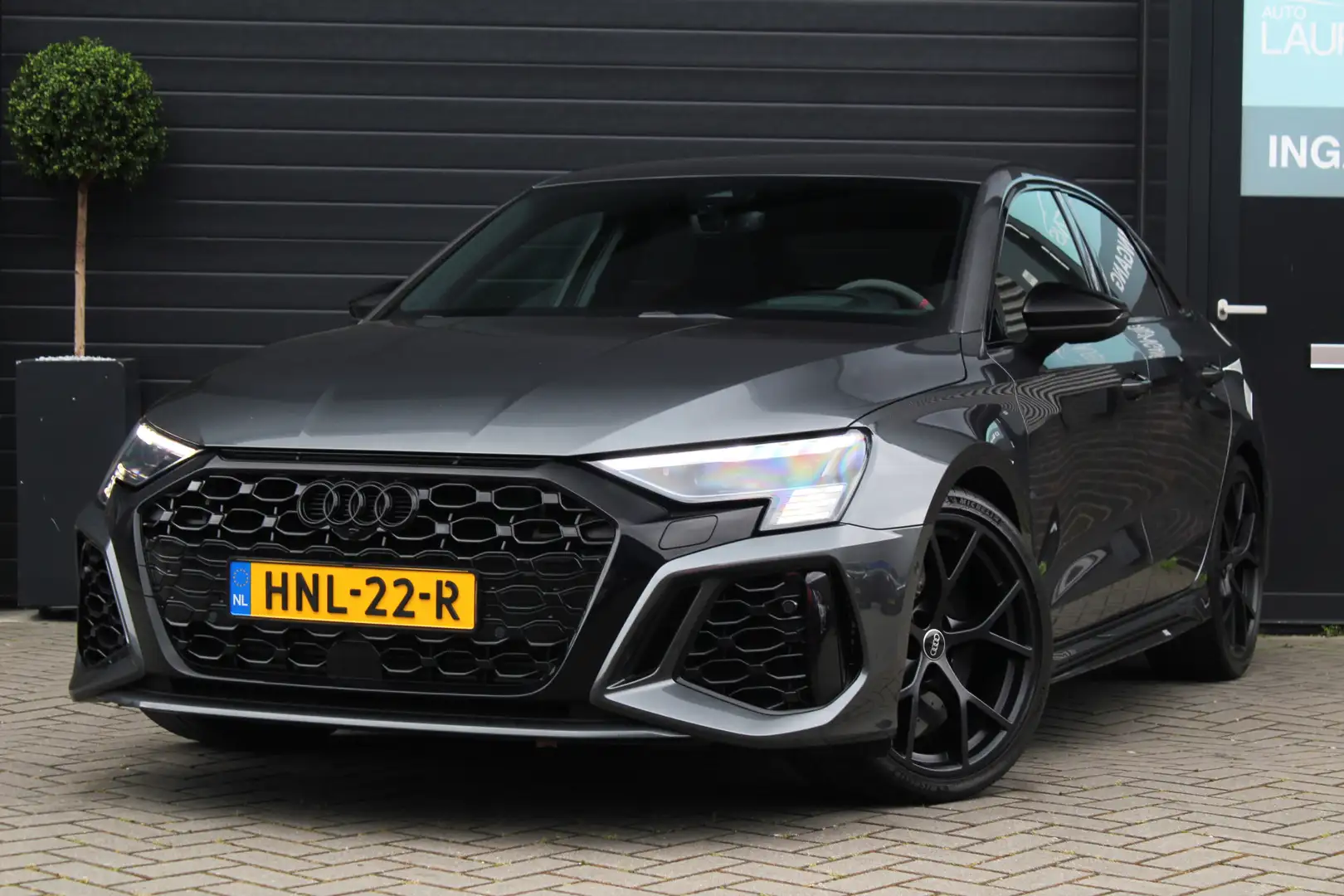 Audi RS3 Limousine 2.5 TFSI Quattro | Keramisch | HUD | Mas Grijs - 1
