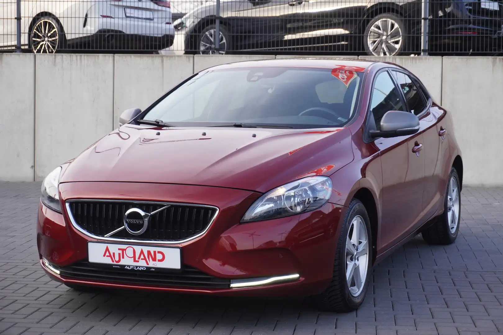 Volvo V40 T2 2.0 Kinetic Klima Navi Kamera Sitzheizung Rojo - 2