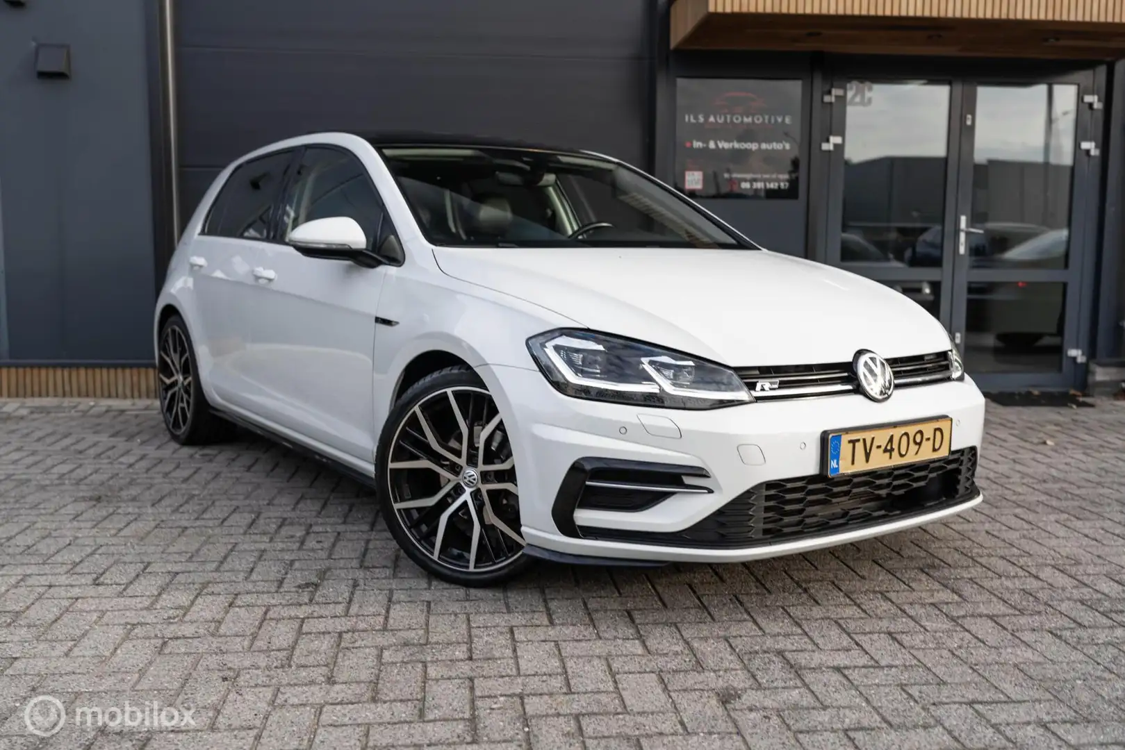 Volkswagen Golf 7.5 1.5 TSI Highline Business R-Line|Pano Wit - 1