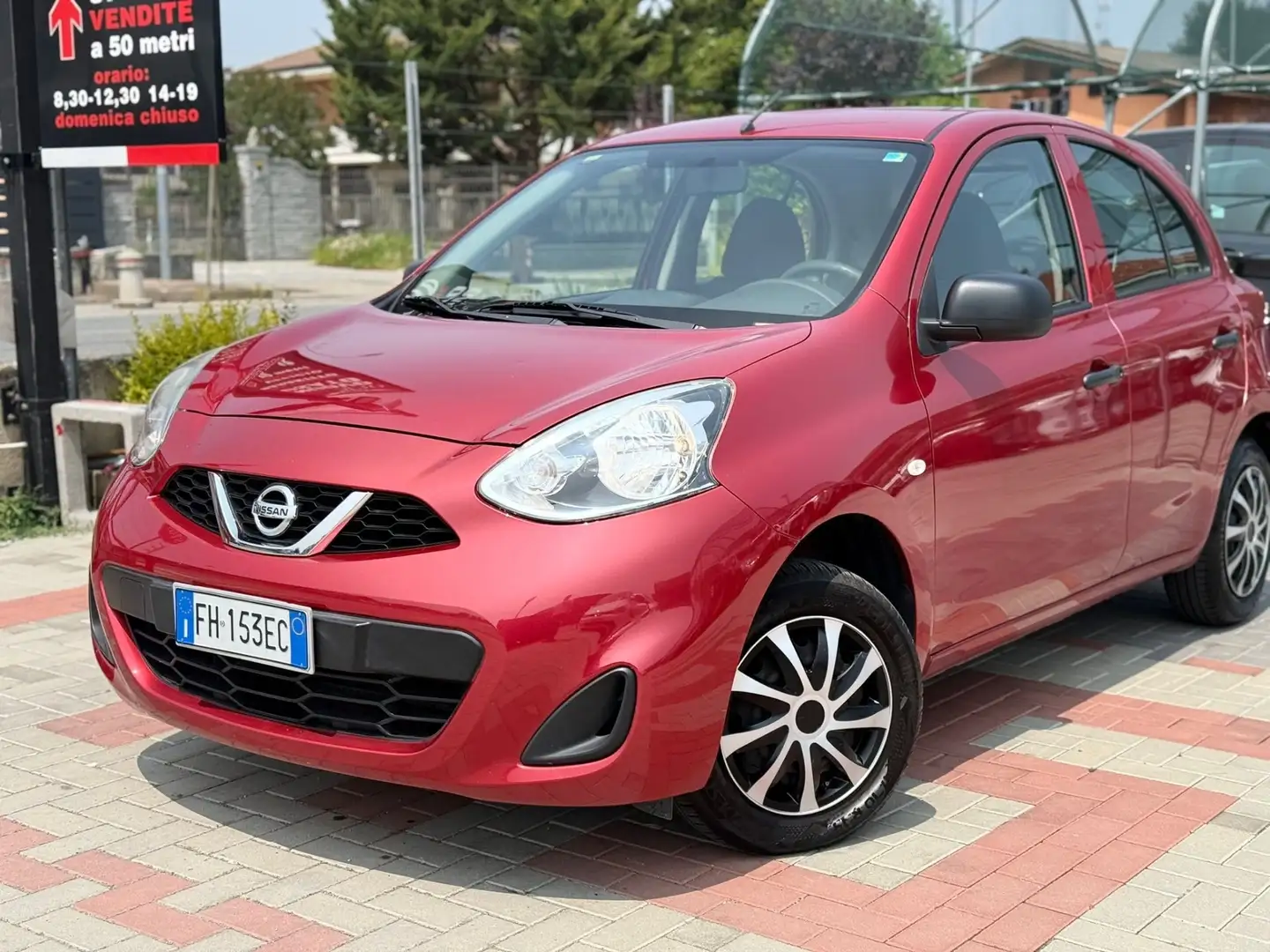 Nissan Micra 1.2 12V 5 porte Tekna Rosso - 2