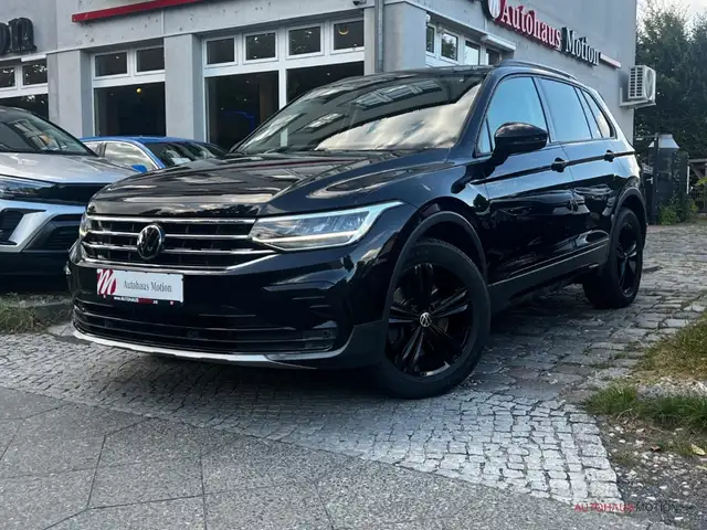 Volkswagen Tiguan view 2