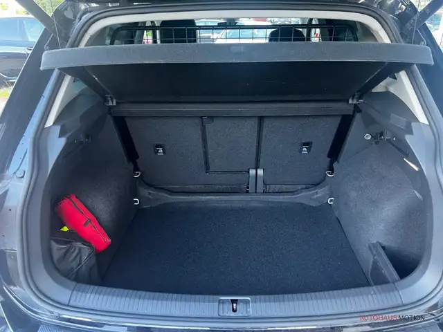 Volkswagen Tiguan view 13