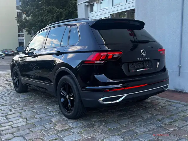 Volkswagen Tiguan view 5