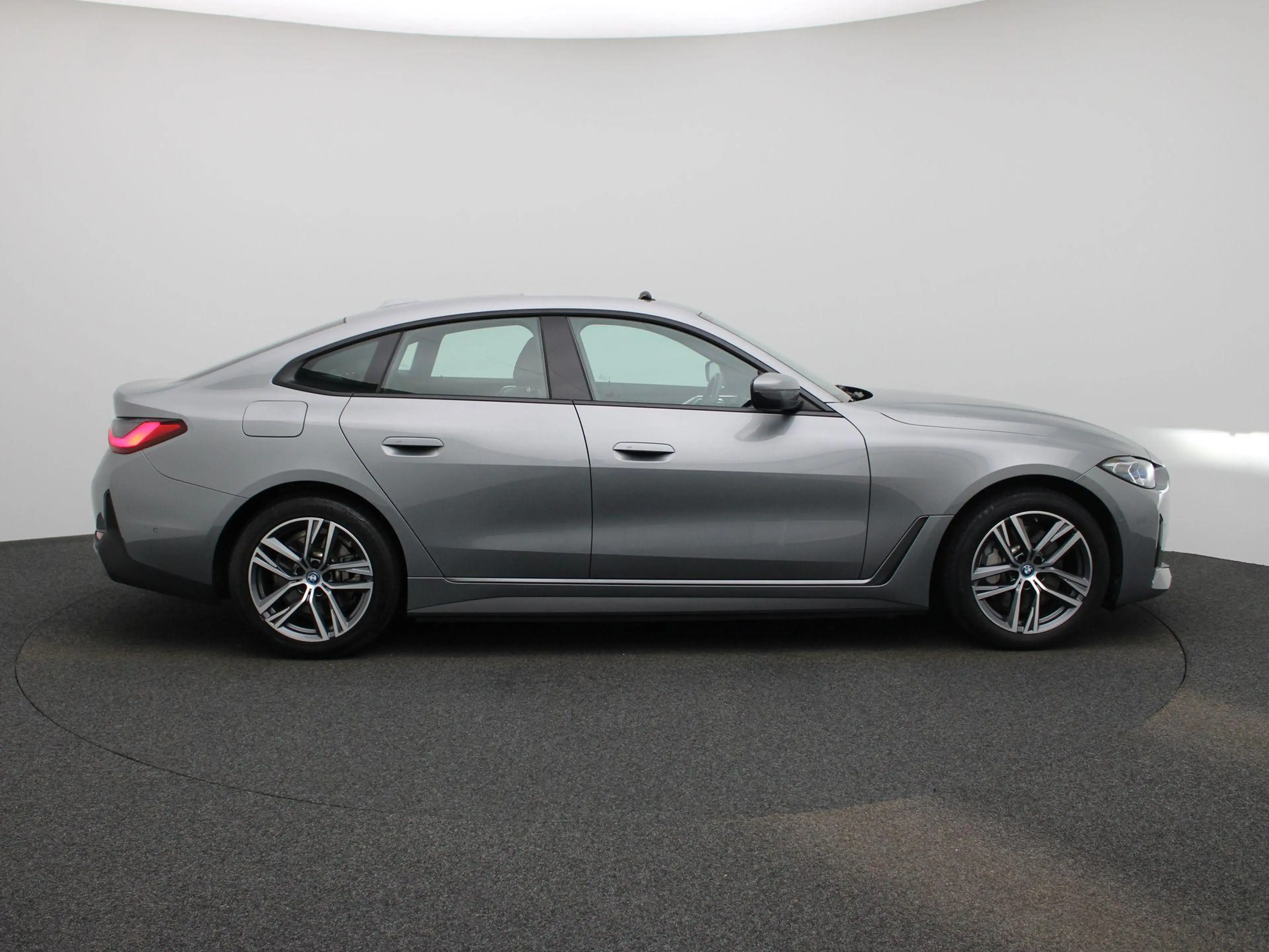BMW i4 eDrive40 High Executive 84 kWh | Schuif-/kanteldak — photo 6