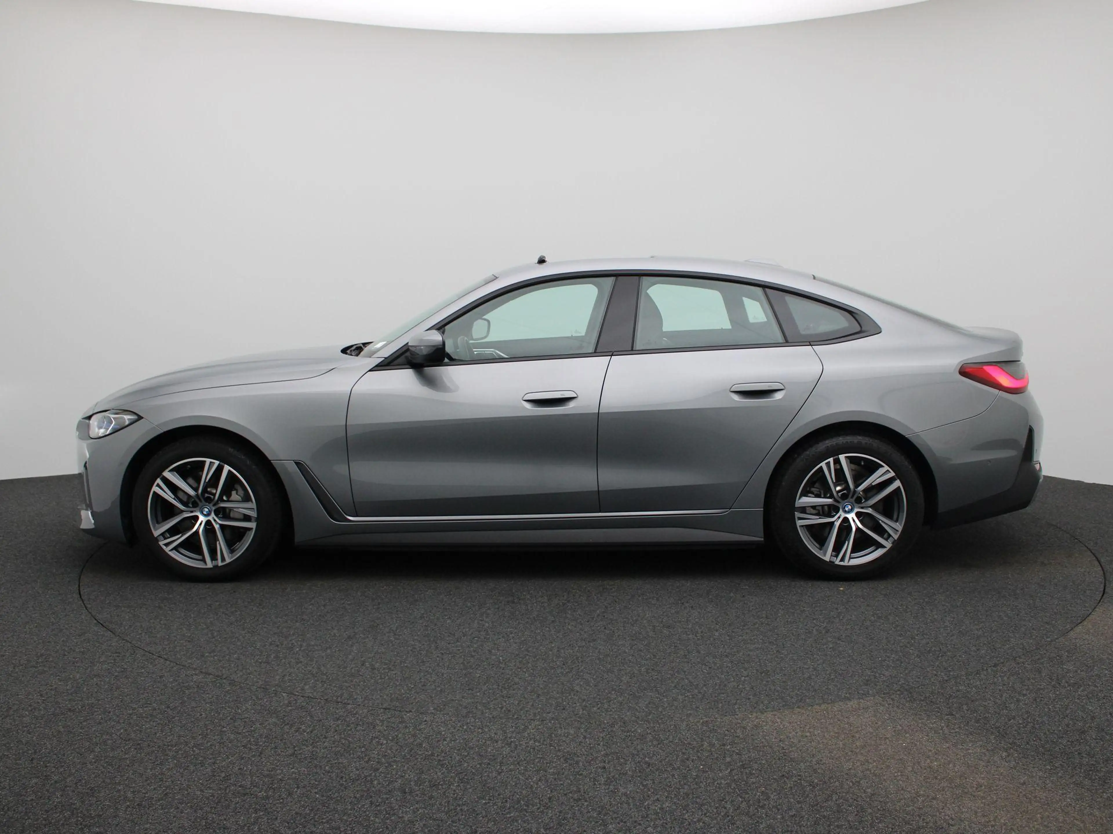 BMW i4 eDrive40 High Executive 84 kWh | Schuif-/kanteldak — photo 4