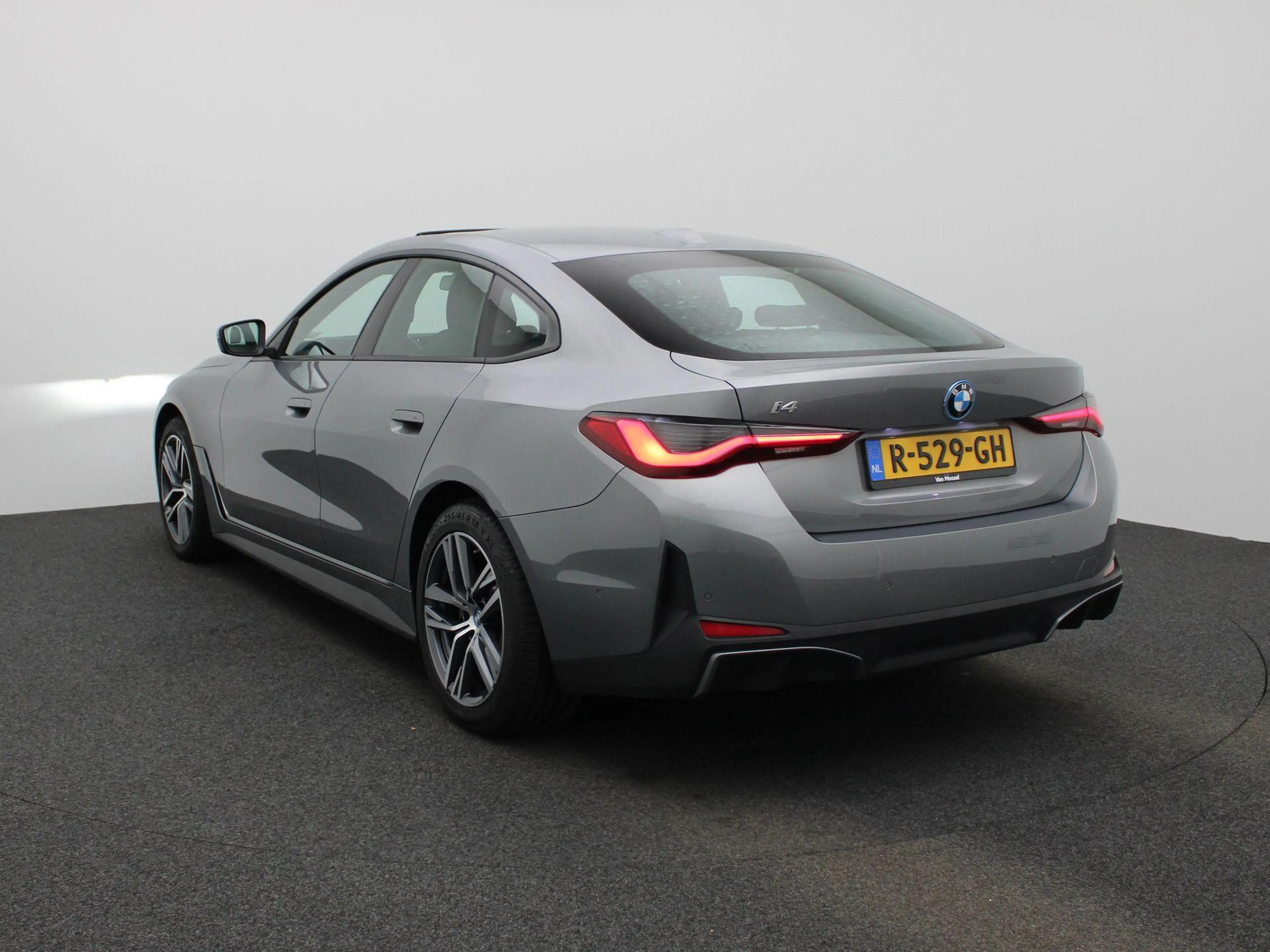 BMW i4 eDrive40 High Executive 84 kWh | Schuif-/kanteldak — photo 2
