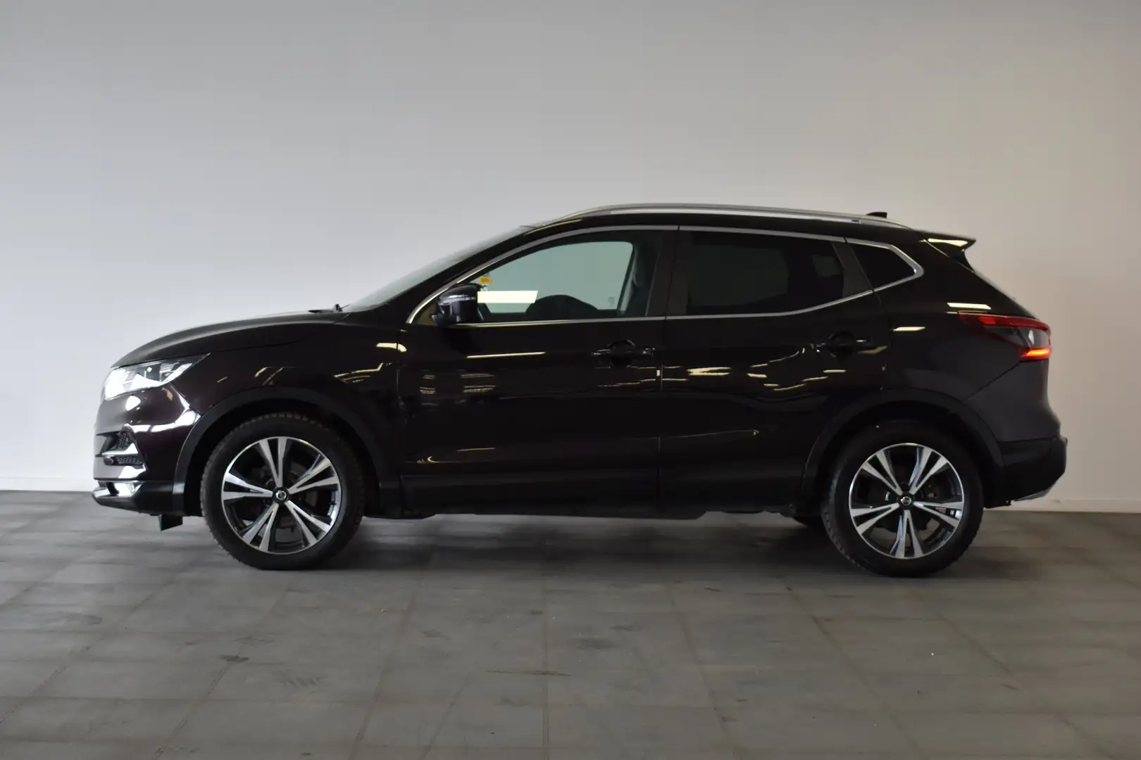 Nissan Qashqai 1.7 dCi  CAMERA 360° / GPS / GARANTIE 12 MOIS Mauve - 2