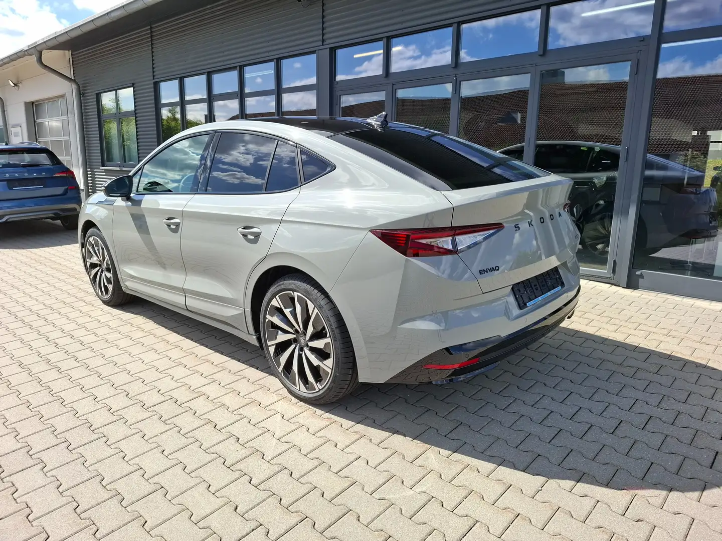 Skoda Enyaq 85 Sportline Gris - 2