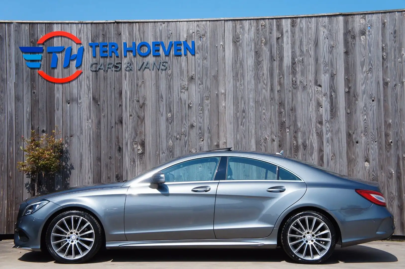 Mercedes-Benz CLS 220 d AMG-Paket Klima Navi Schiebedach Euro 6 Grau - 1