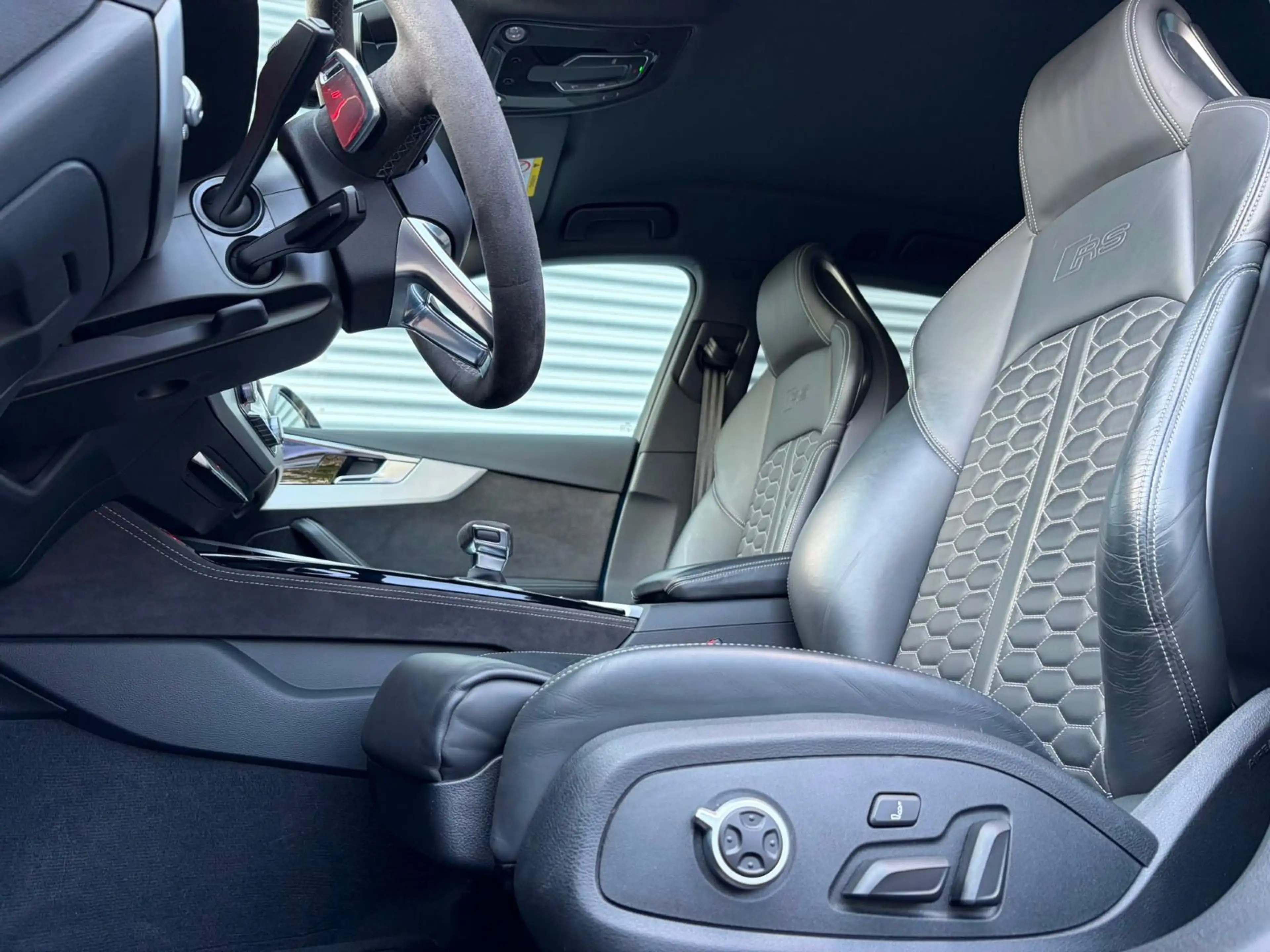 Audi RS4 +WINTERRÄDER+DYNAMIKPAKET+HUD+SPORTAB — photo 10