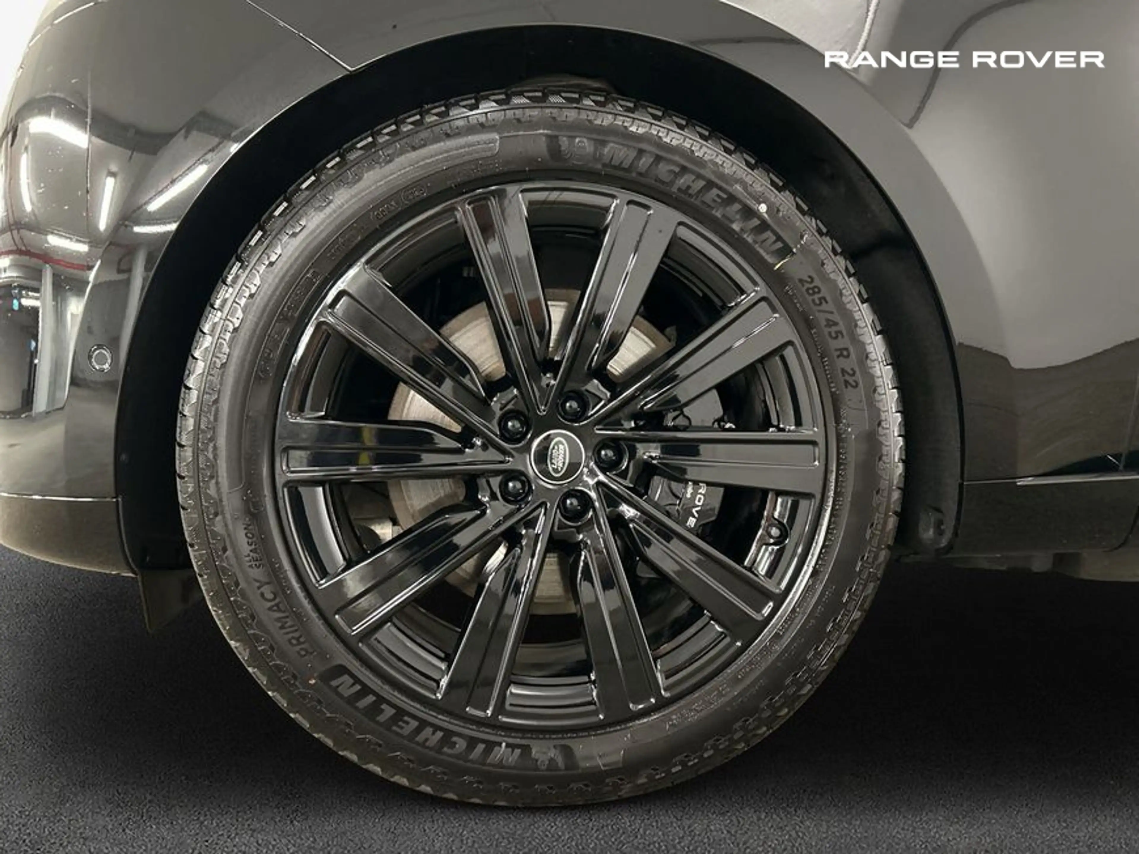 Land Rover Range Rover P550e Hybrid Autobiography — photo 9