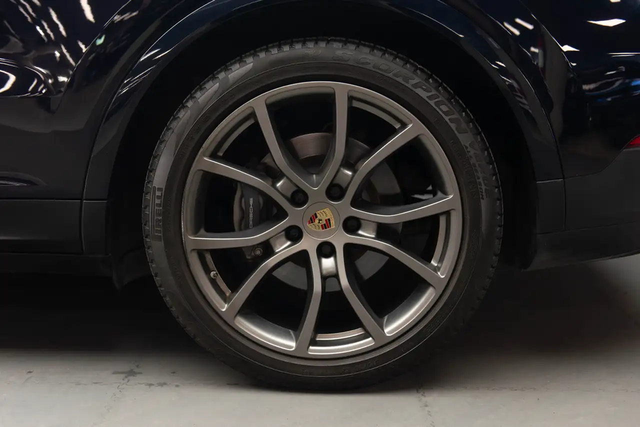 Porsche Cayenne photo Porsche Cayenne