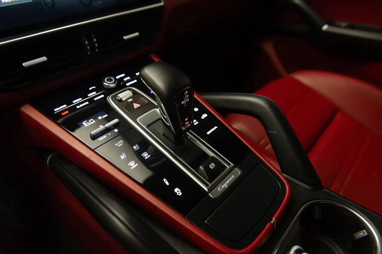 Porsche Cayenne photo Porsche Cayenne