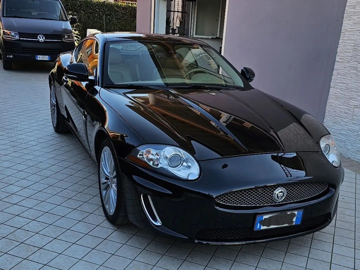 Jaguar XK Coupe 5.0 Portfolio auto Noir - 2