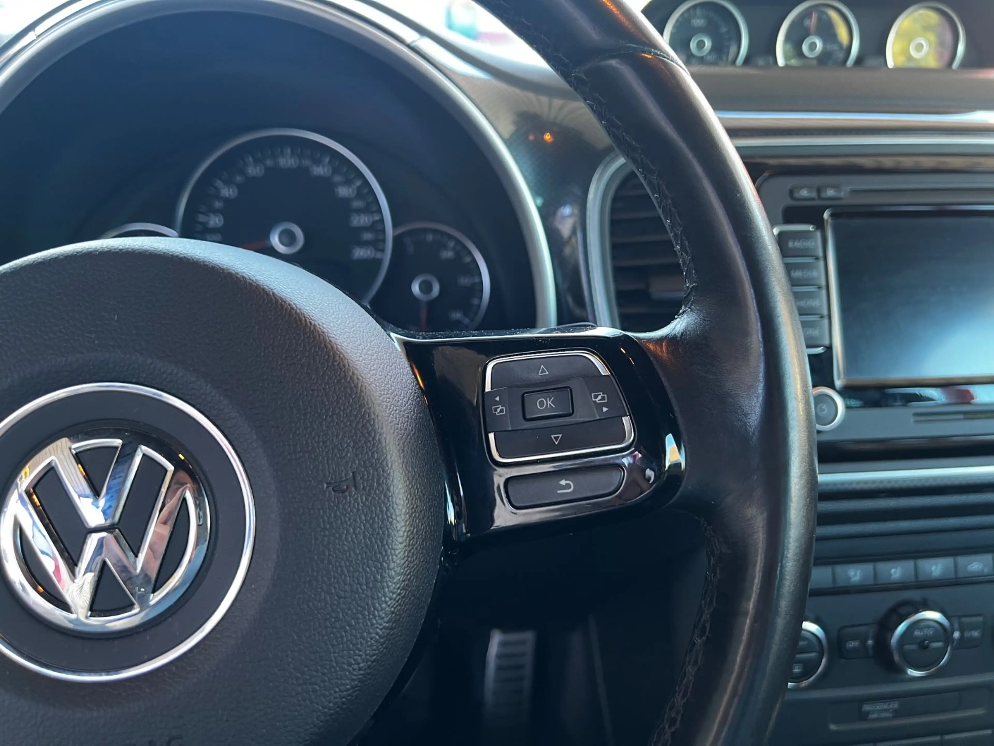 Volkswagen Beetle Lim. Sport I TÜV I Automatik I NAVI — photo 10