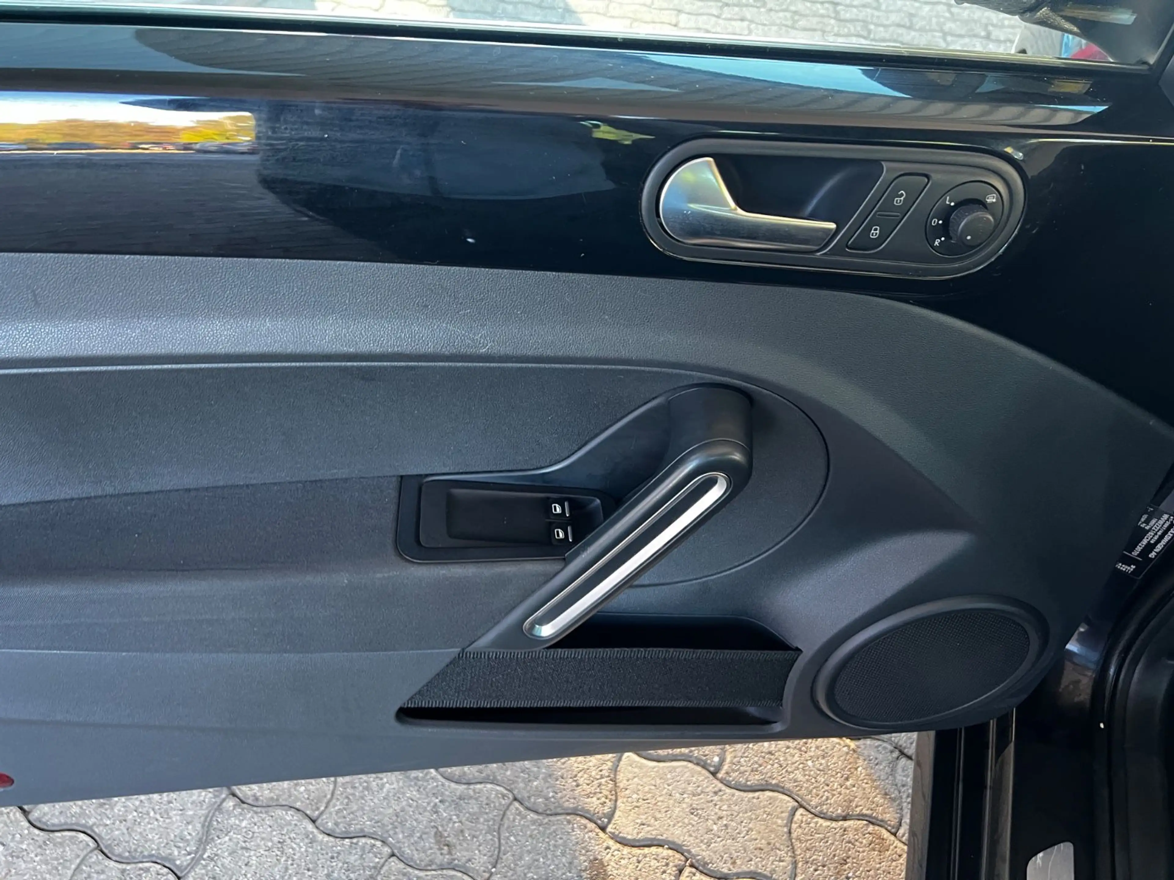 Volkswagen Beetle Lim. Sport I TÜV I Automatik I NAVI — photo 14