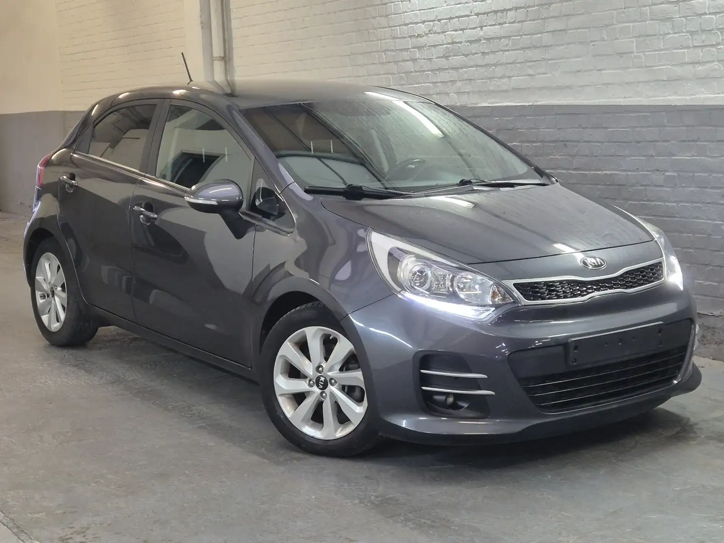 Kia Rio 1.4 CRDi -Euro 6b - Superbe état-Garantie Gris - 1