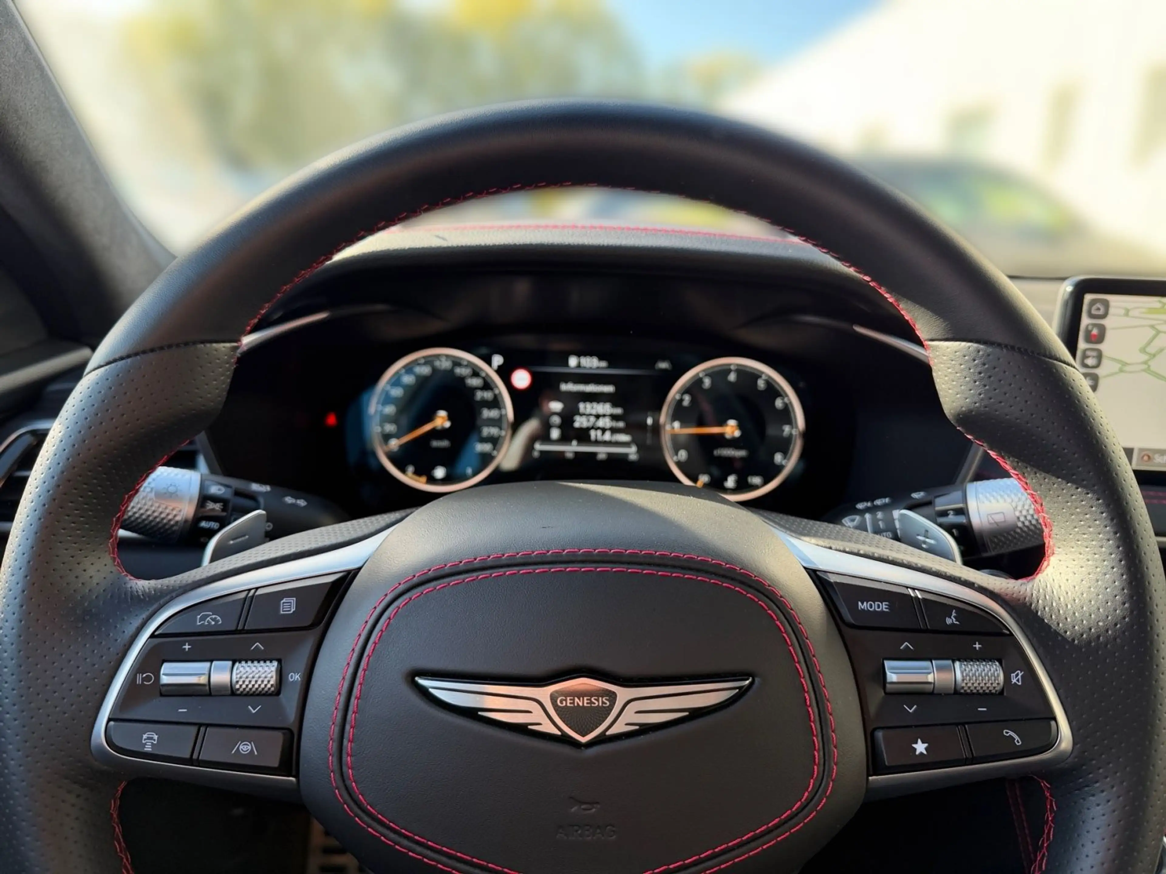 Genesis G70 Shooting Brake 2.0 T-GDi Shooting Brake Spor — photo 8